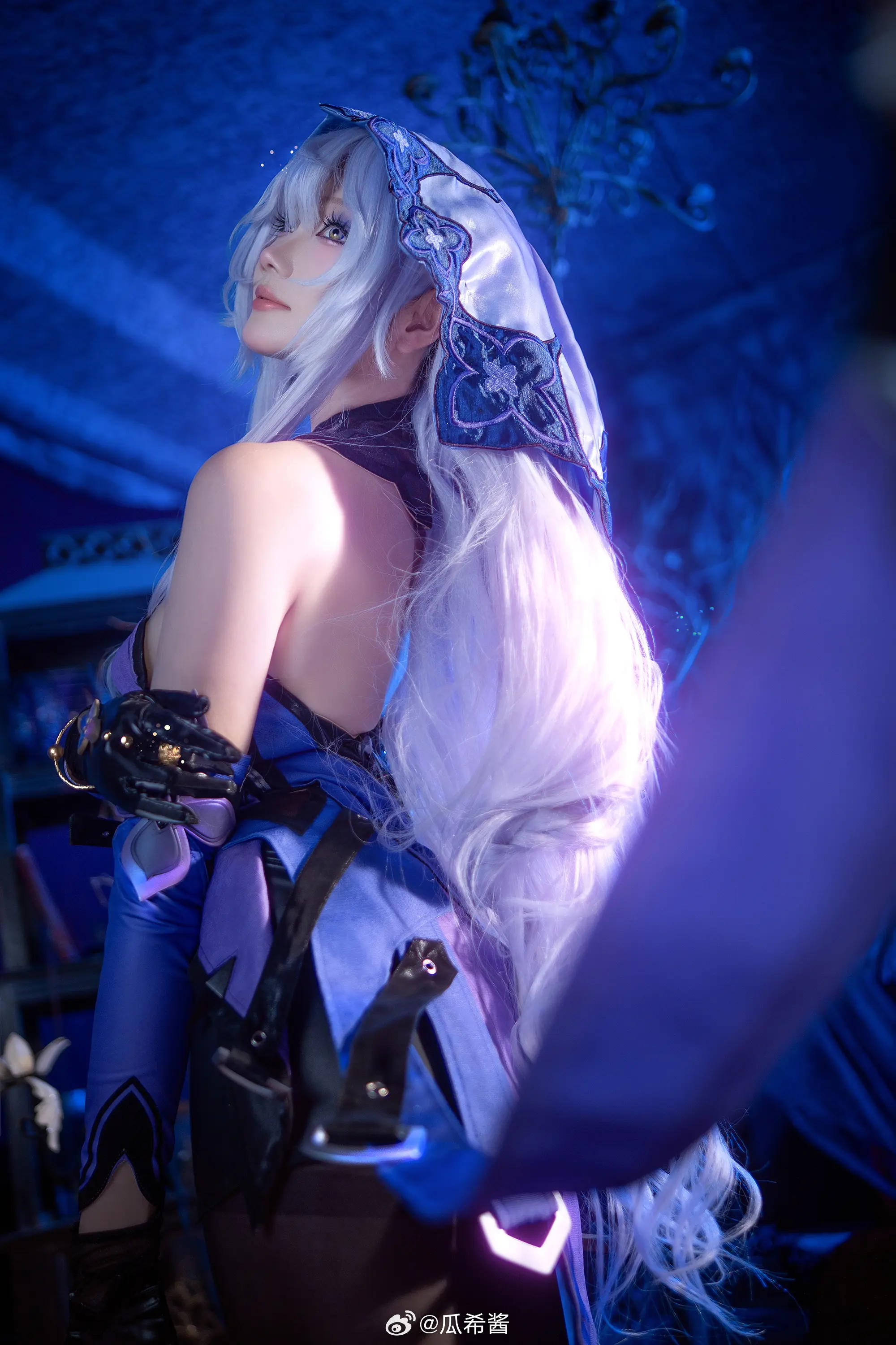 COSPLAY 无数流星划过今夜的天空，如果选中了正确的那一颗……它将把你的愿望，带向千百个世界。 星穹铁道黑天鹅@瓜希酱 COSPLAY-第6张