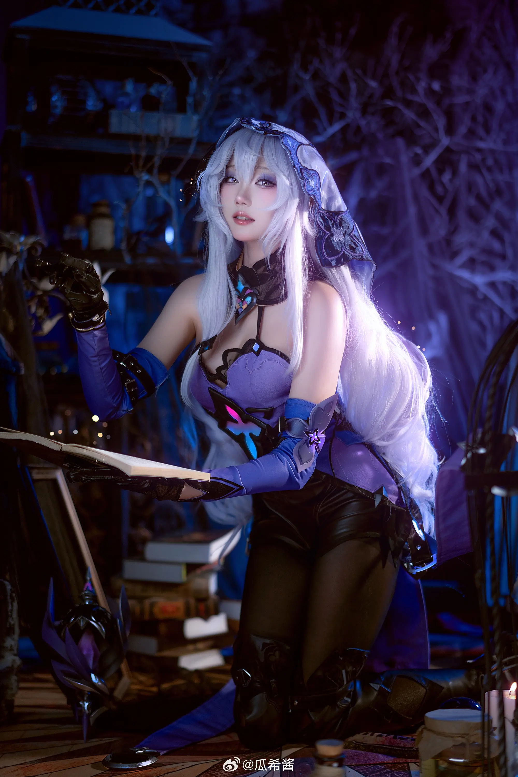COSPLAY 无数流星划过今夜的天空，如果选中了正确的那一颗……它将把你的愿望，带向千百个世界。 星穹铁道黑天鹅@瓜希酱 COSPLAY-第3张