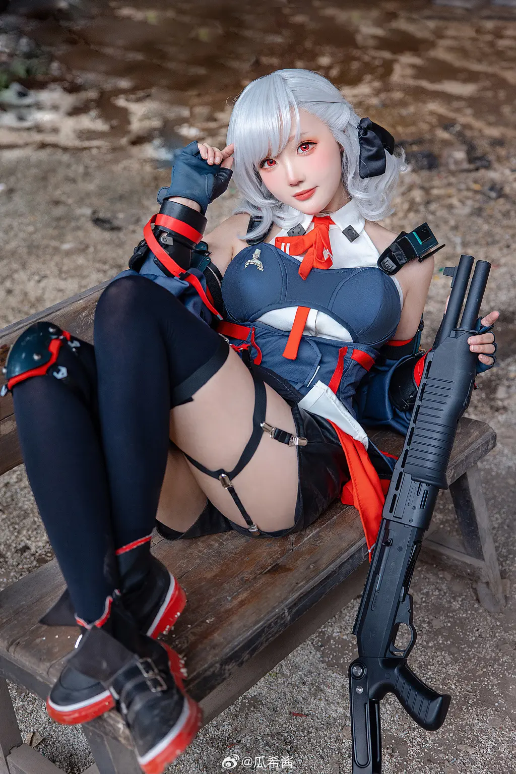 COSPLAY 欸…… 任务要赶不及了？ 哎呀，会没事的啦，先吃块巧克力再说。 少女前线2 追放 塞布丽娜@瓜希酱-公众号小姨ai