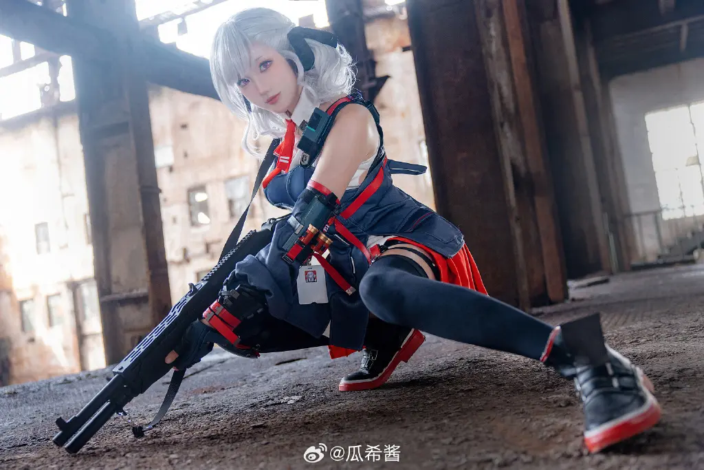 COSPLAY 欸...... 任务要赶不及了？ 哎呀，会没事的啦，先吃块巧克力再说。 少女前线2 追放 塞布丽娜@瓜希酱 COSPLAY-第9张
