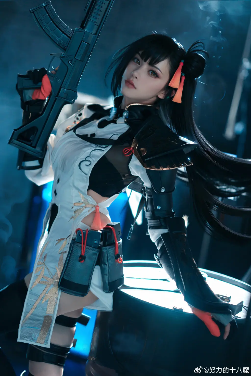 COSPLAY 以霜降小队的能力，什么样的委托都不在话下。 少女前线2追放 闪电@努力的十八魔-公众号小姨ai