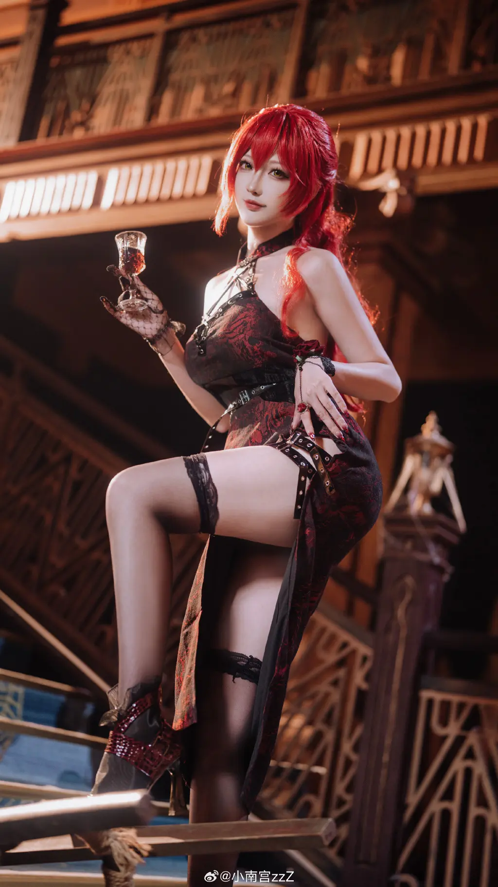 COSPLAY 开拓者，不要像卡芙卡那样捣乱，还有不要叫姬子阿姨，要叫姬子小姐。 崩坏：星穹铁道 姬子@小南宫zzZ 卡芙卡@柠好不好-公众号小姨ai