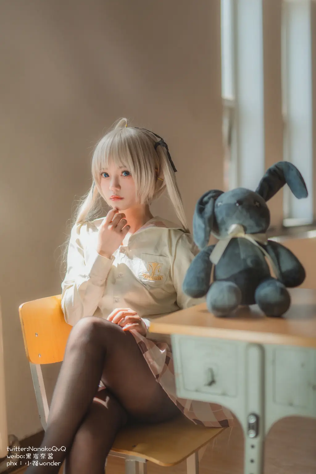 COSPLAY 发一下古早穹妹，奈奈真的太可爱啦，阳光好怎么拍都好看@黑岩奈酱-公众号小姨ai
