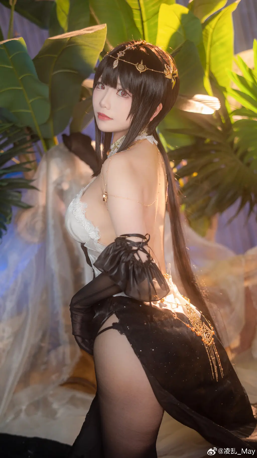 COSPLAY 乘兴而来，兴尽而归。平时里繁杂的事务考虑多了，这种时候就该放空思绪单纯享受~ 镇海-潋滟水色@凌乱_May-公众号小姨ai