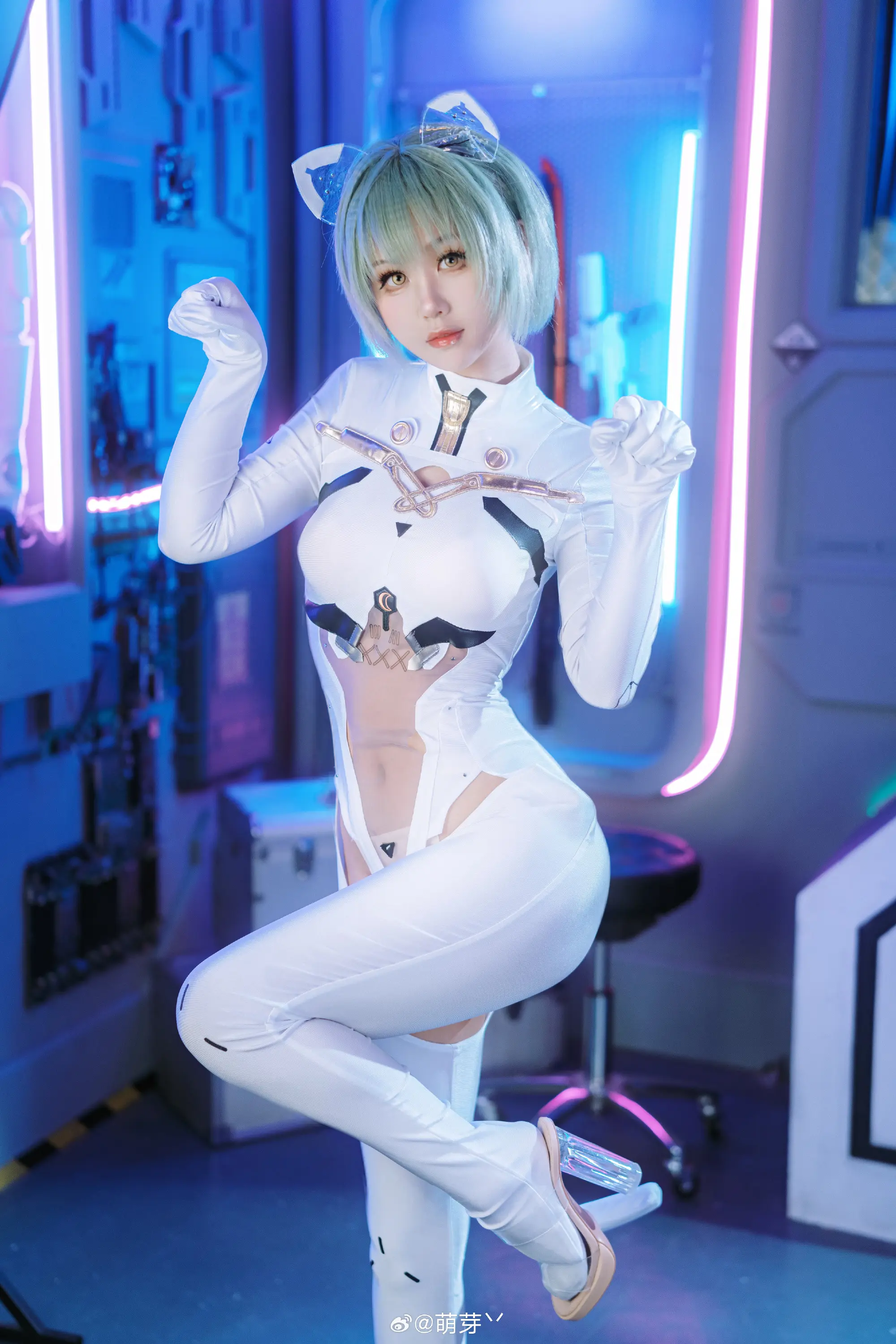 COSPLAY 设备已升级加固….. 碧蓝航线 纳西莫夫@萌芽丷-公众号小姨ai