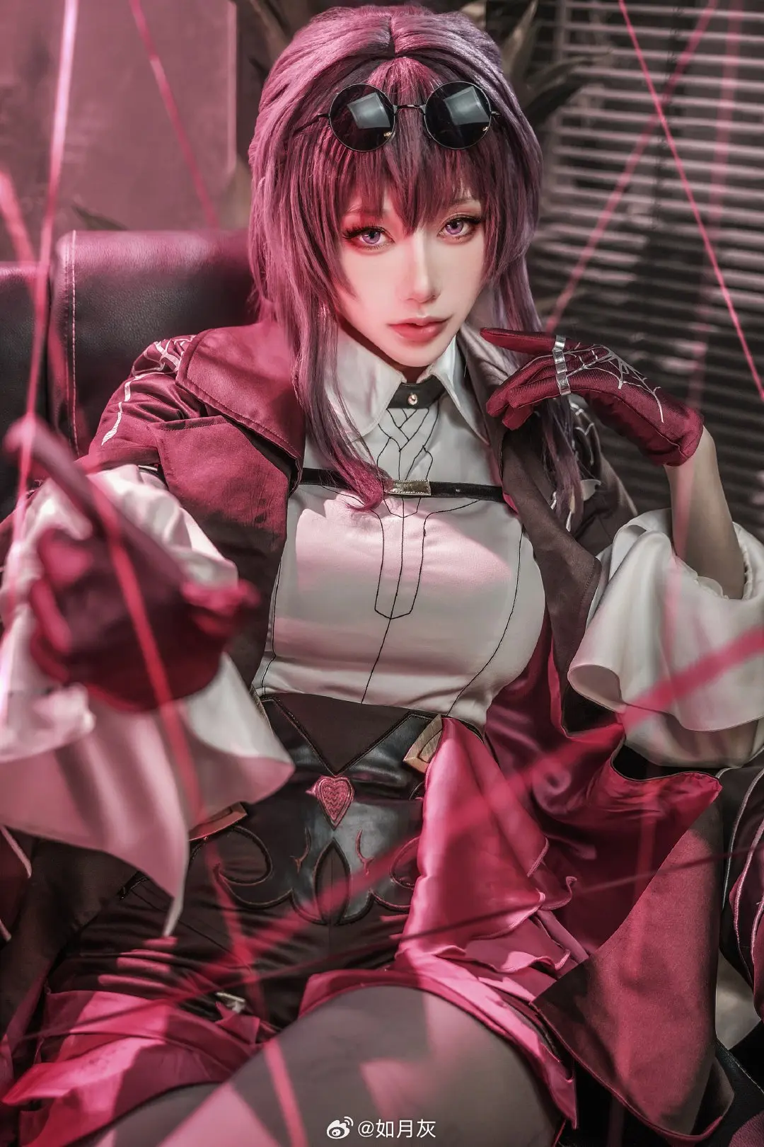 COSPLAY 除我以外，你什么都不记得。 崩坏：星穹铁道 卡芙卡@如月灰-公众号小姨ai