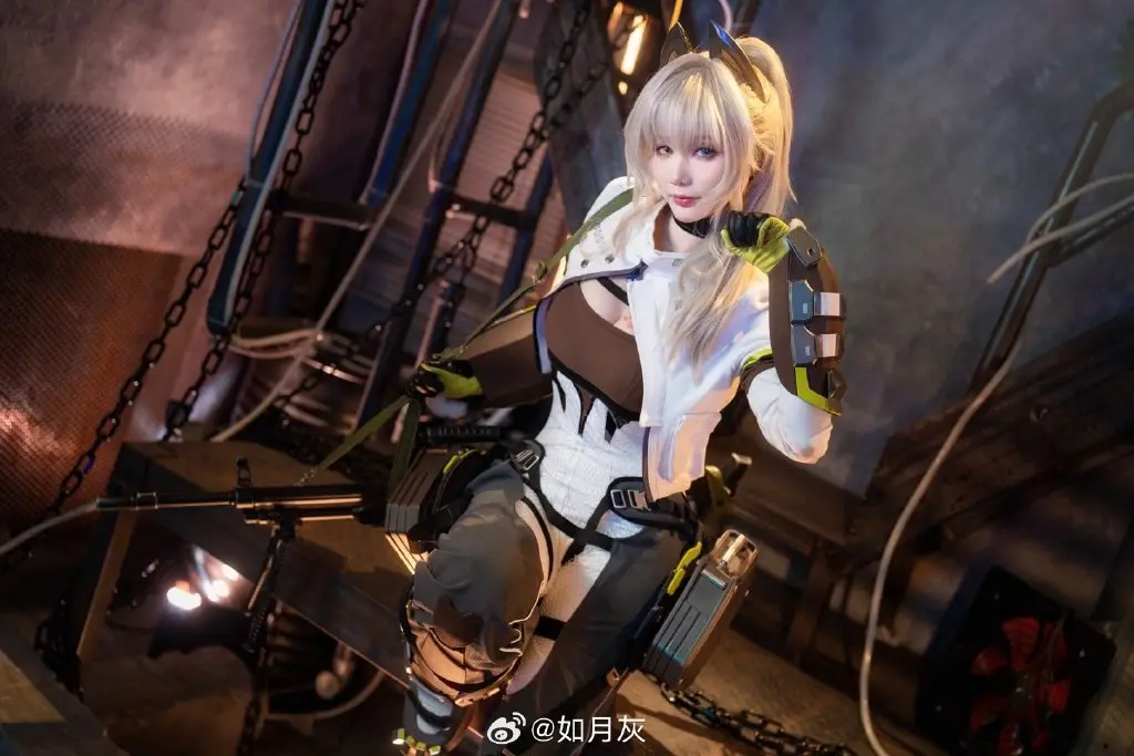 COSPLAY 即使是指挥官您，也不能够换掉我的装饰哦。  少前2追放 佩里提亚@如月灰 COSPLAY-第7张