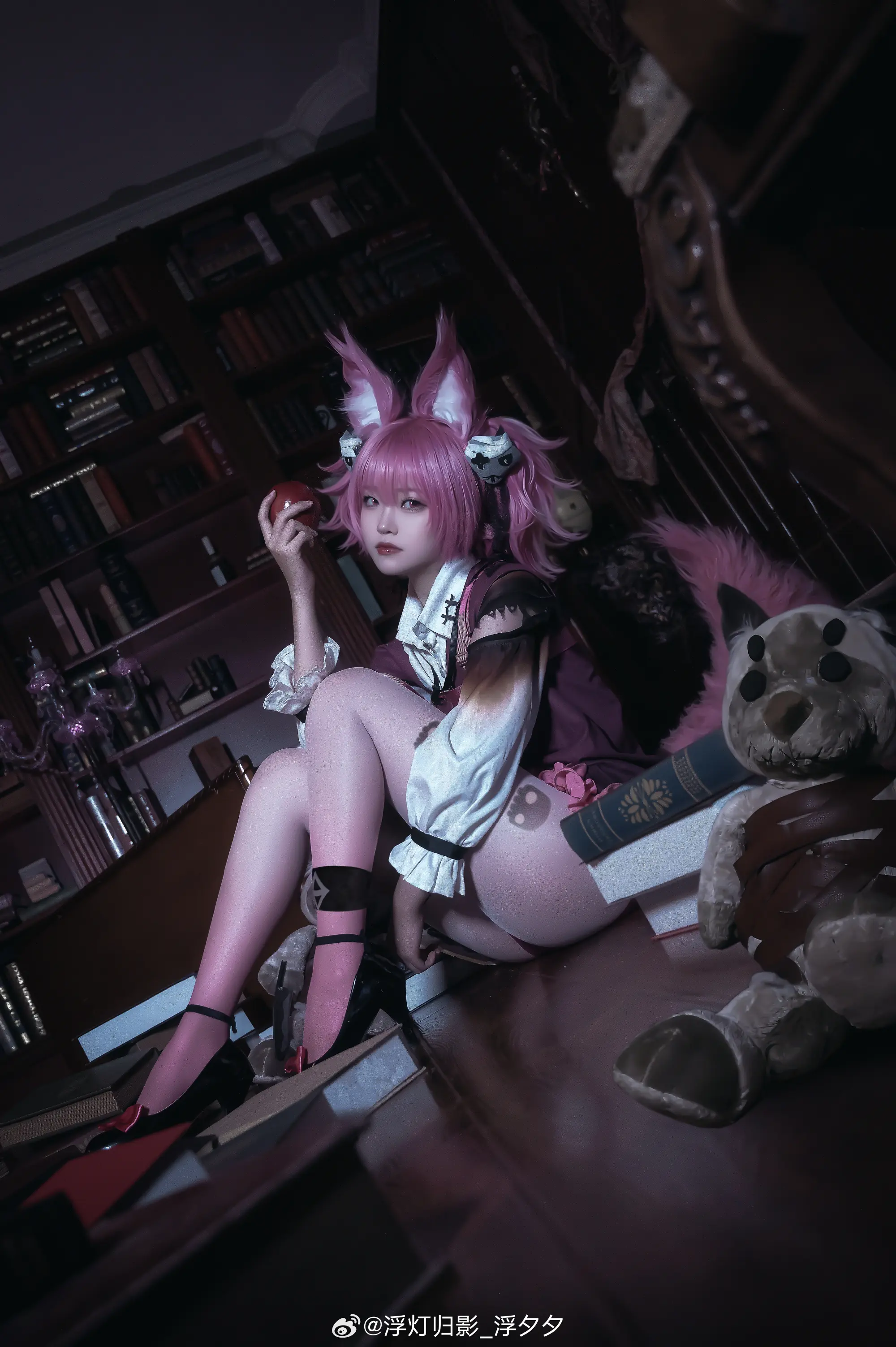 cosplay 明日方舟 巫恋@浮灯归影_浮夕夕-公众号小姨ai