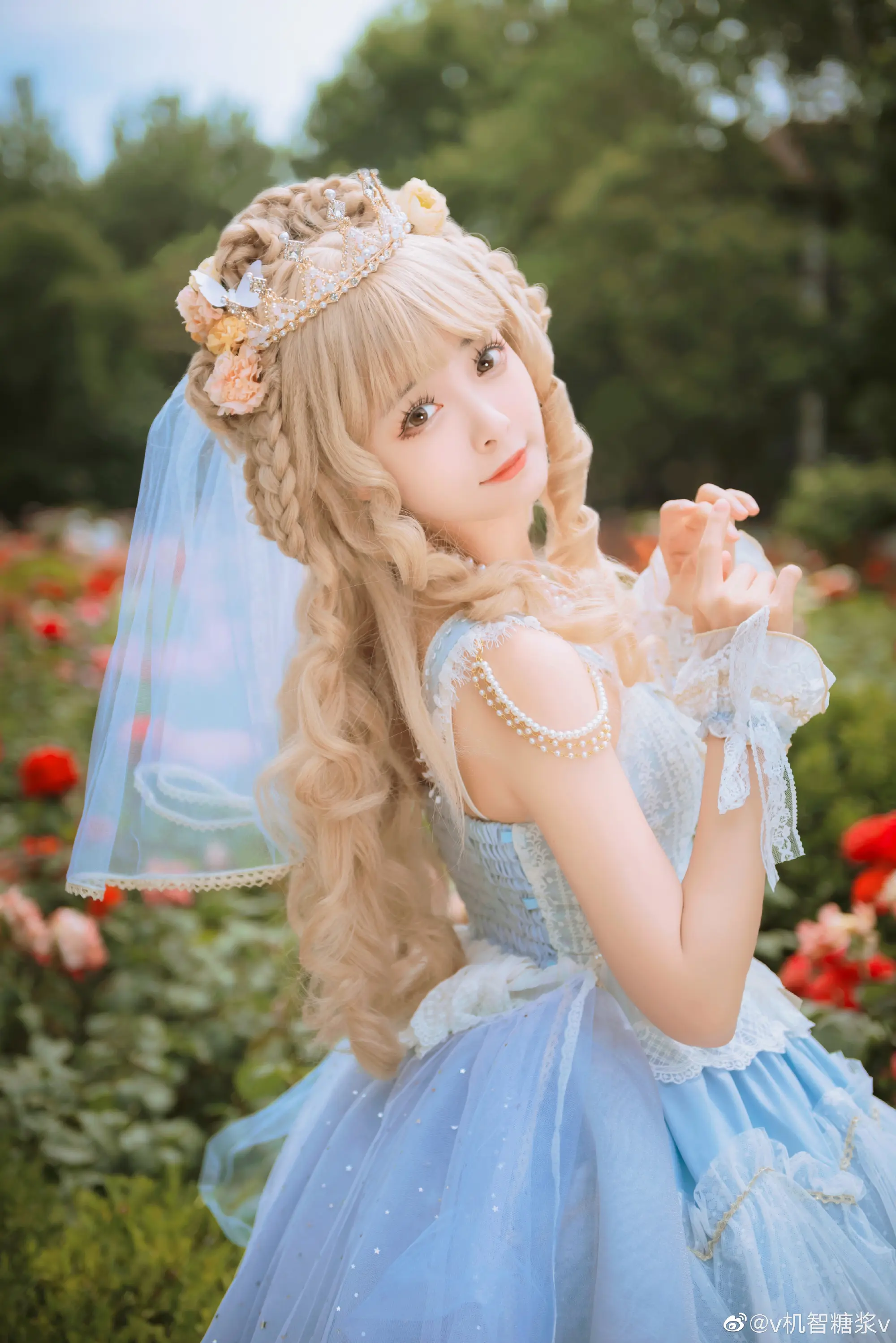 LOLITA 迪士尼几点开门？我想回家。@v机智糖浆v-公众号小姨ai