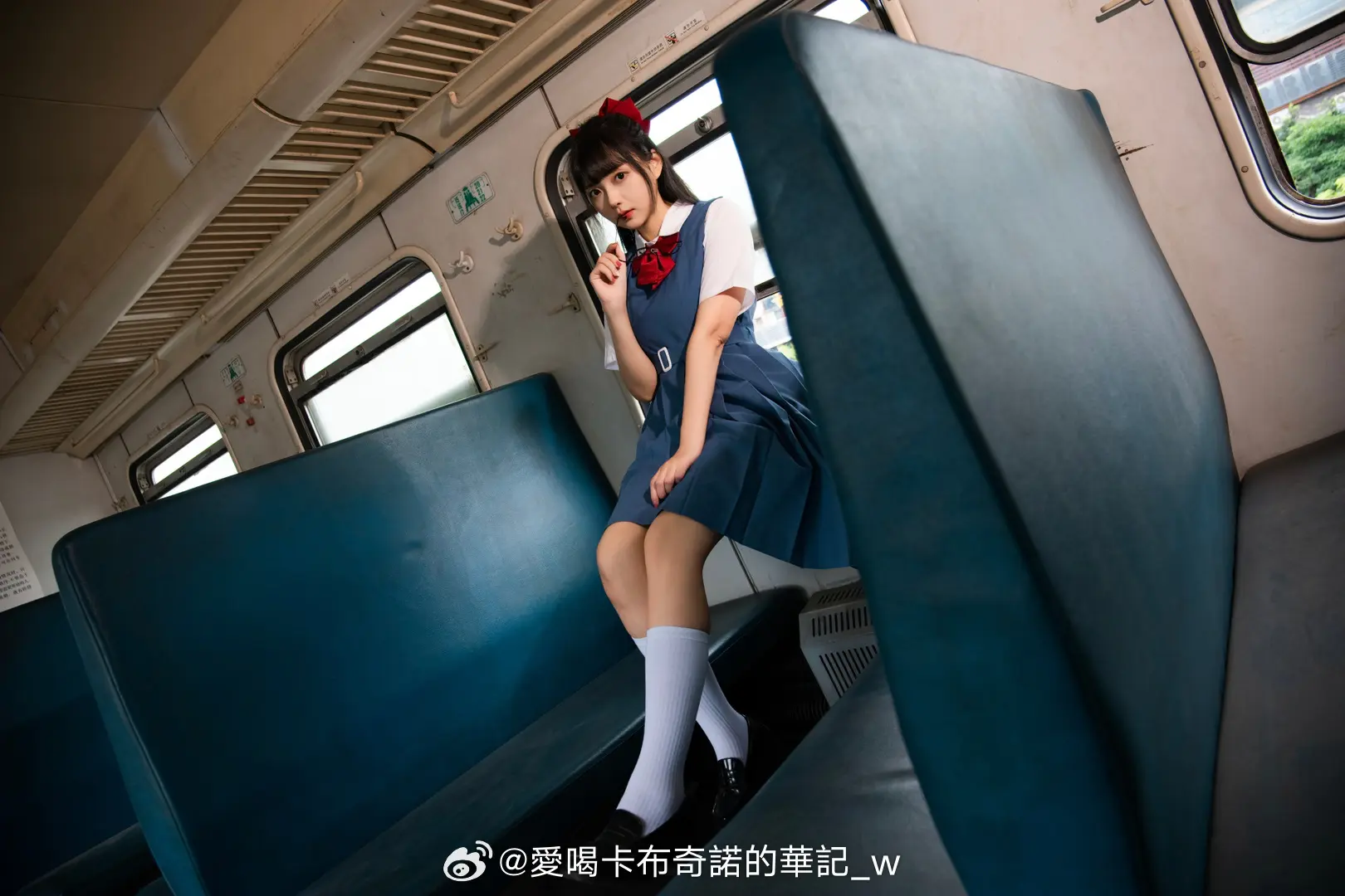 好想看你穿jk的样子 夕阳西下🌇～小Q在回家的路途吖🚂💨💨💨@淘澄飞跌 COSPLAY-第6张