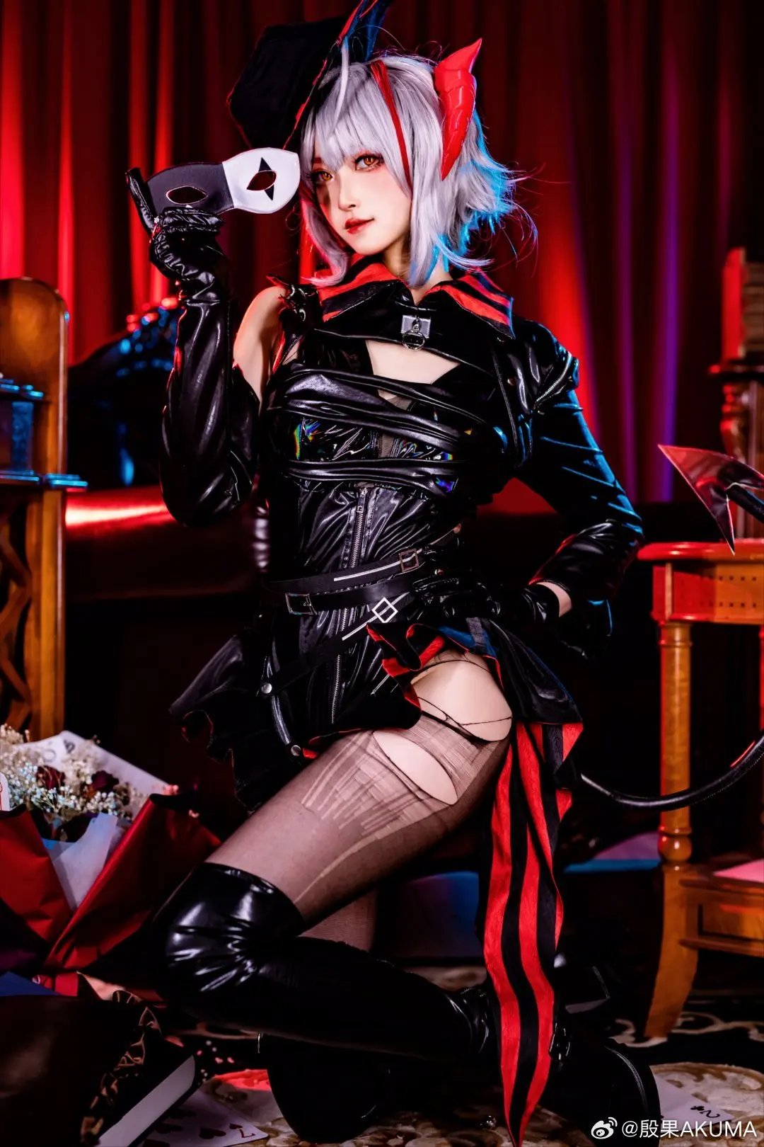 cosplay 夜幕降临，好戏开场！明日方舟 音律联觉 怪盗W·愚夜密函@殷果AKUMA-公众号小姨ai