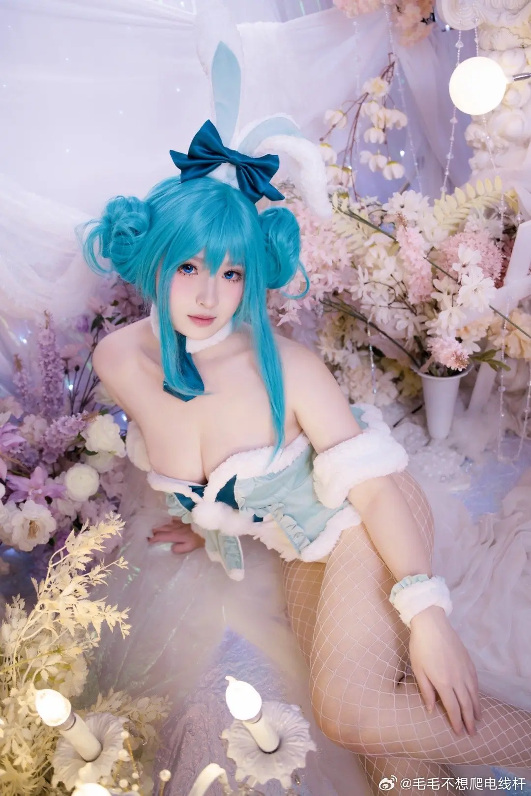 cosplay MIKU 来看看初音兔兔吧！ @毛毛不想爬电线杆-公众号小姨ai