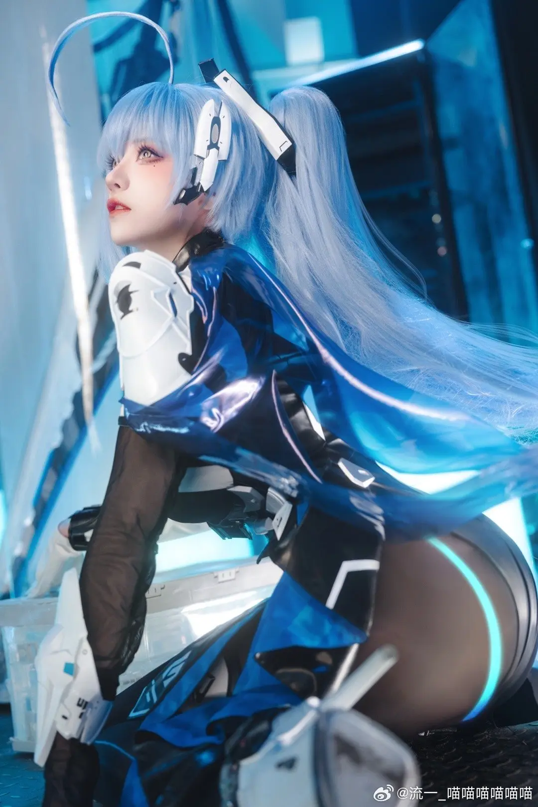 cosplay ✨还没有任何敌人，能够磨灭我所持之剑的锋芒。✨ 交错战线 杜兰德尔 Durandal@流一_喵喵喵喵喵喵-公众号小姨ai