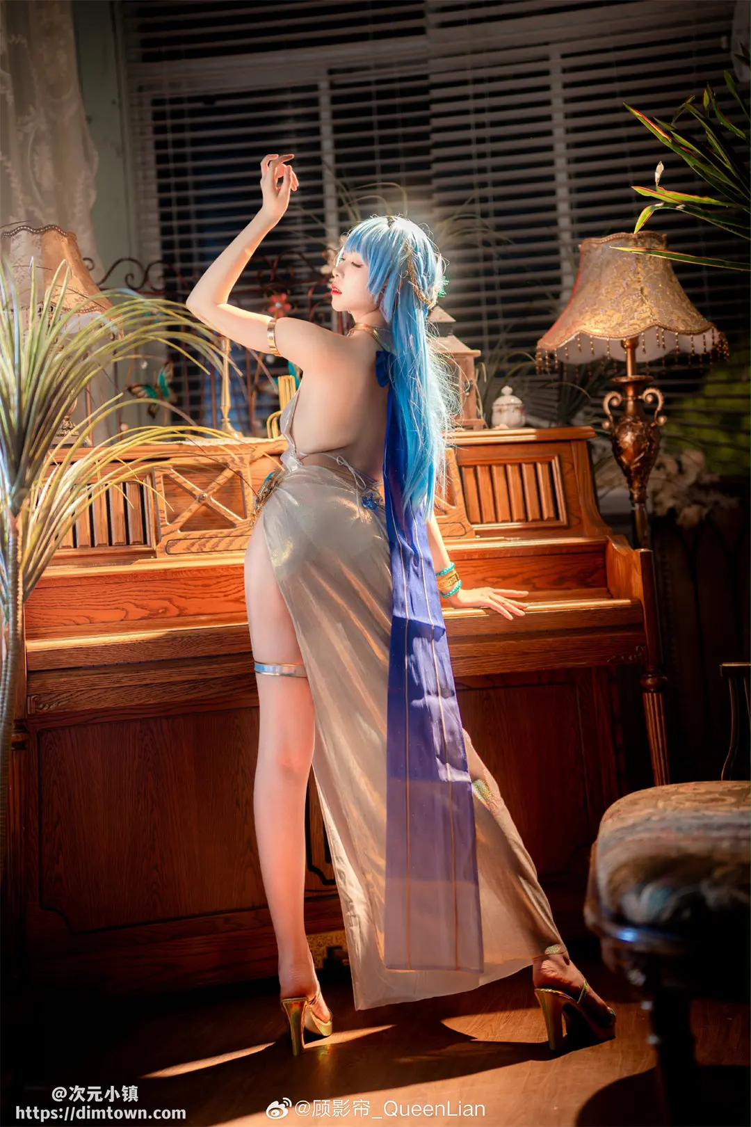 COSPLAY 阁下，您要多保重自己的身体 Nikke:胜利女神 海伦  ✿  水晶派对@顾影帘_QueenLian COSPLAY-第4张