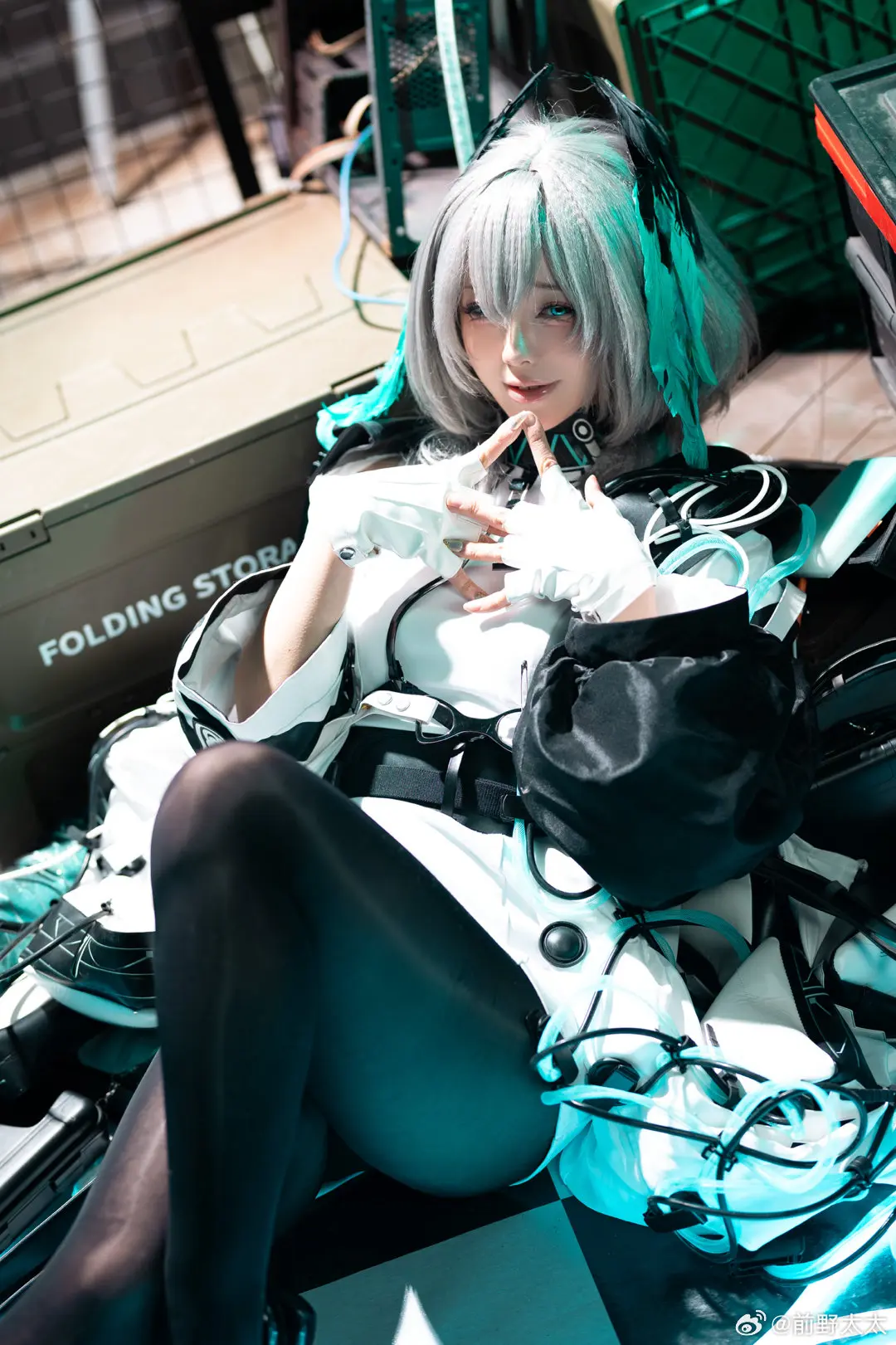 COSPLAY 🐍博士，脸怎么红了？明日方舟 霍尔海雅@前野太太-公众号小姨ai