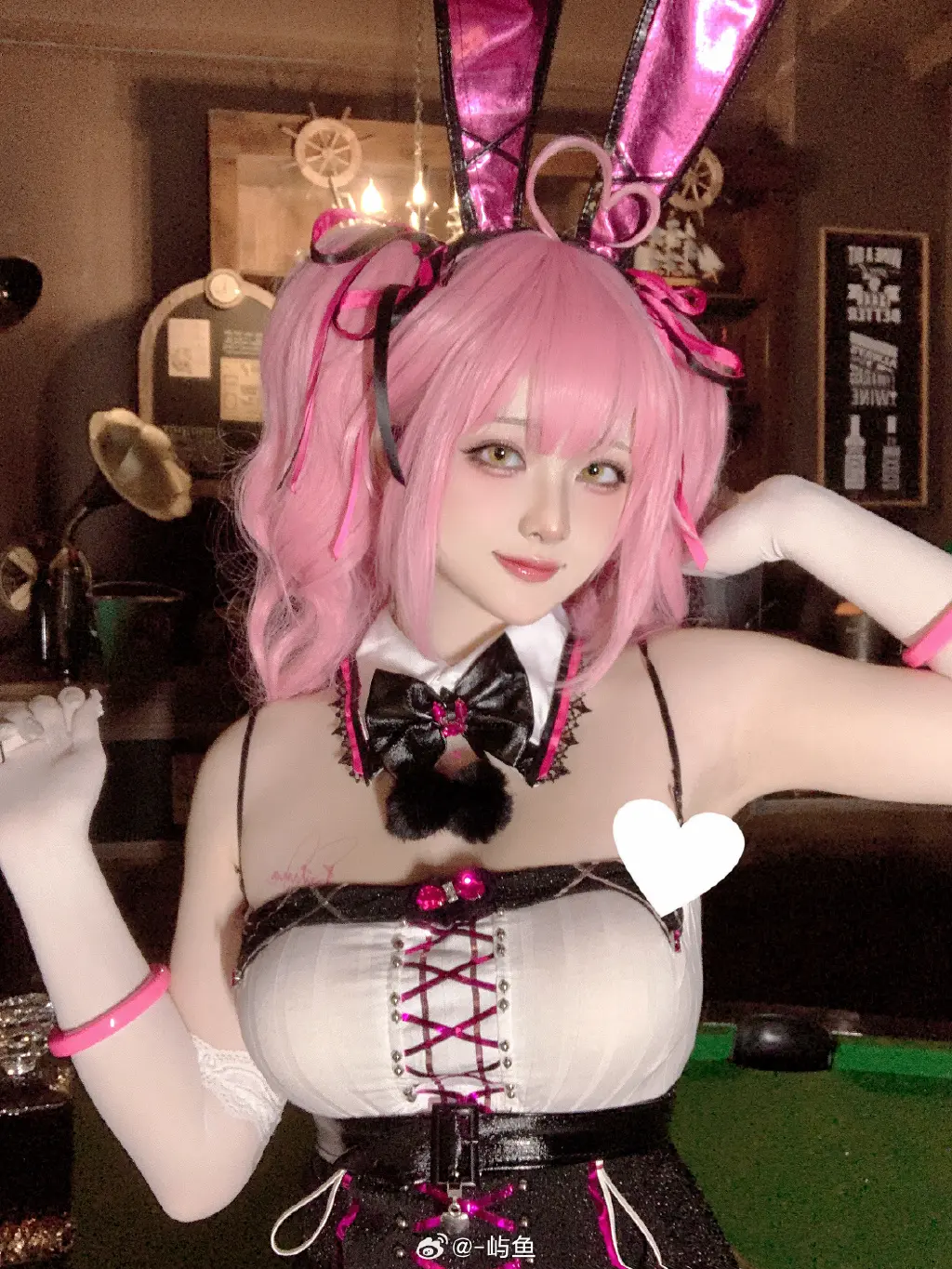 cosplay 啊….这件衣服好像有点点紧 交错战线@-屿鱼-公众号小姨ai