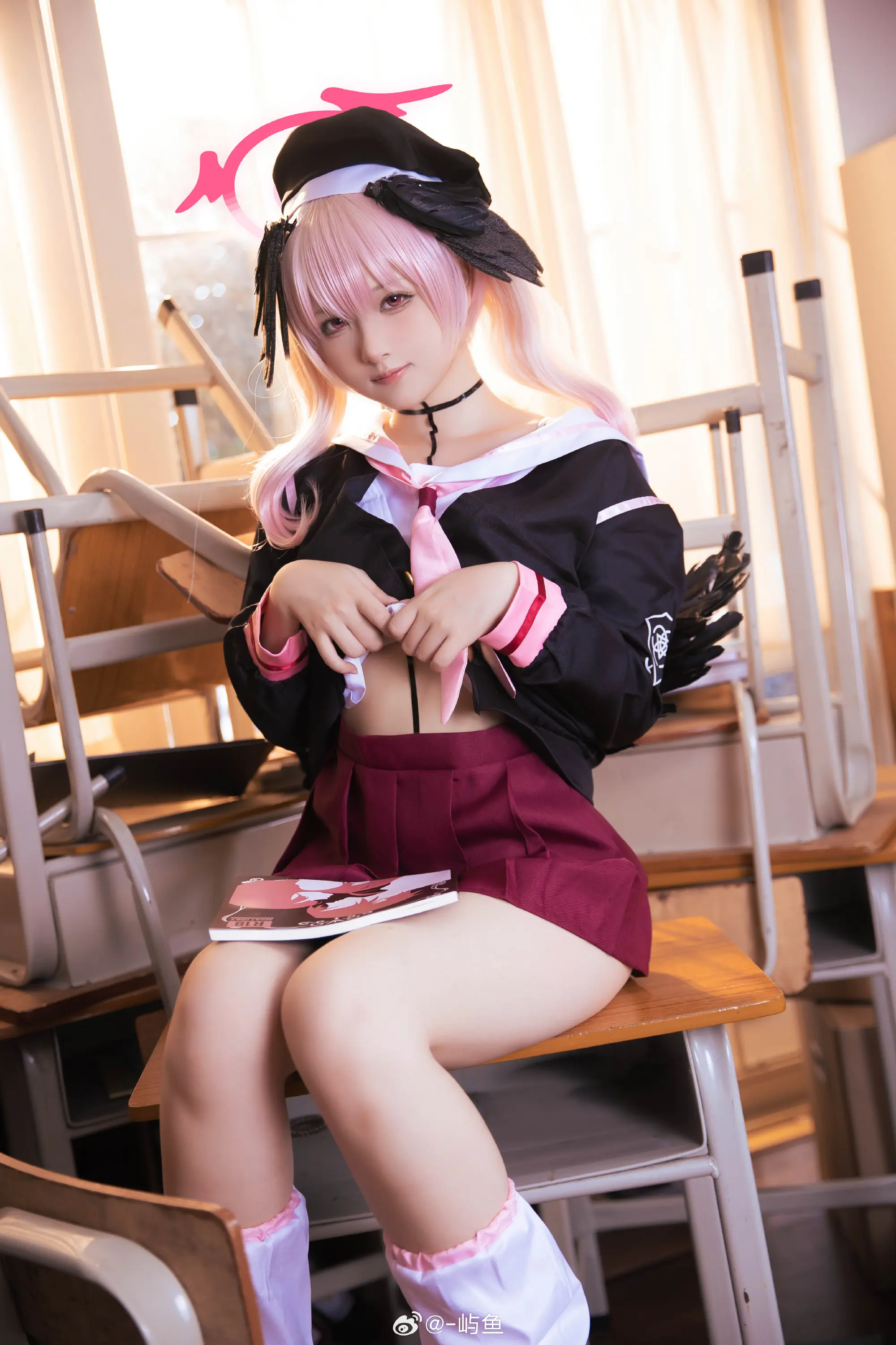 COSPLAY 干嘛！！我…我只是好奇 蔚蓝档案@-屿鱼-公众号小姨ai