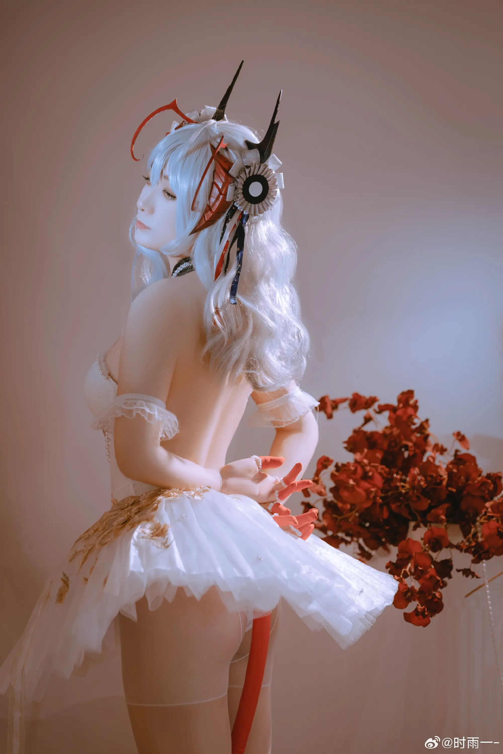 明日方舟cos w芭蕾@时雨一--公众号小姨ai