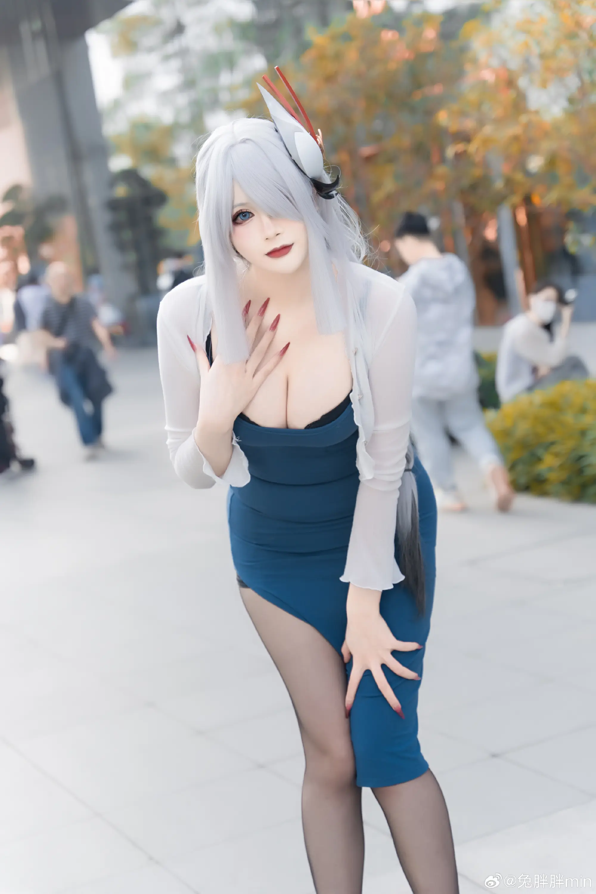 COSPLAY 才是真正能锁住我的红绳 原神 申鹤@兔胖胖min-公众号小姨ai