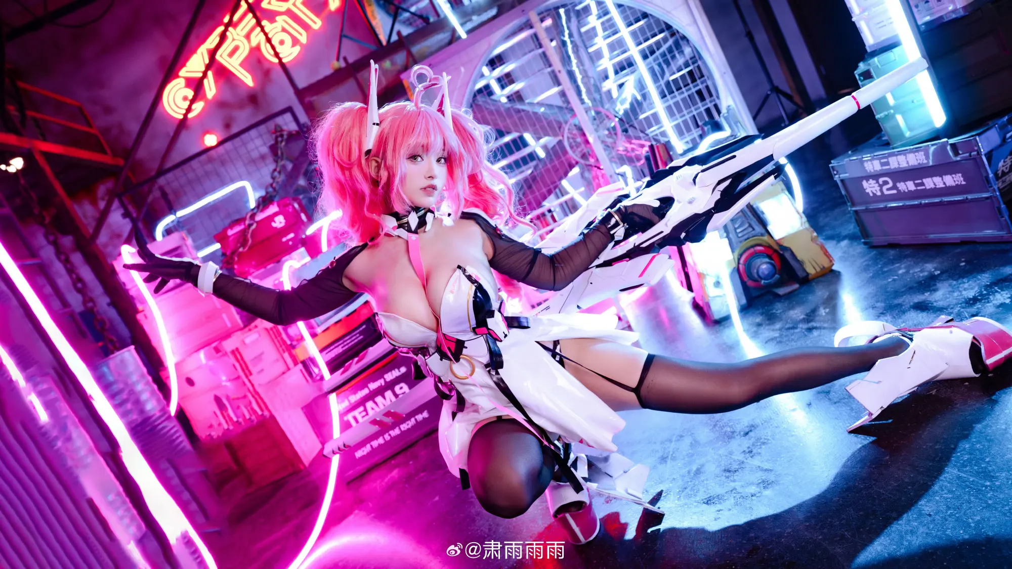 COSPLAY 武装状态，确认完毕，出……出击。这件衣服好像有点紧呢……交错战线 卡提那@肃雨雨雨 COSPLAY-第8张