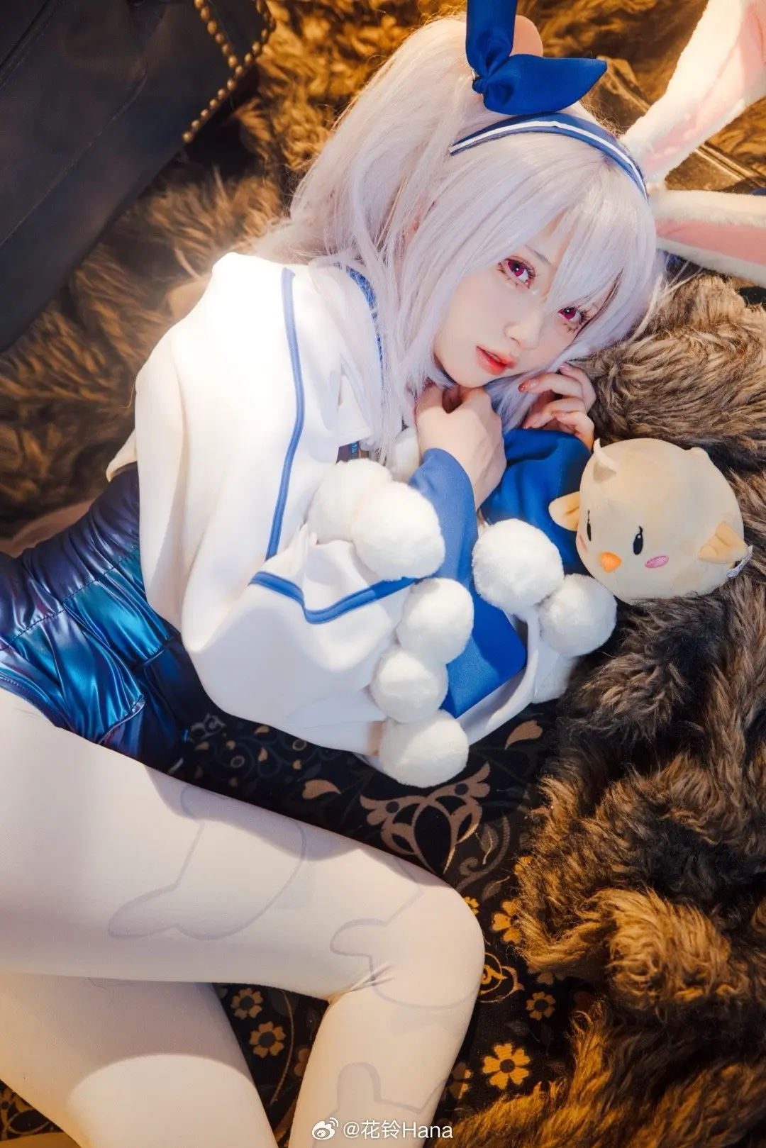 cosplay 兔兔耳朵立起来很好摸…？碧蓝航线@花铃Hana-公众号小姨ai