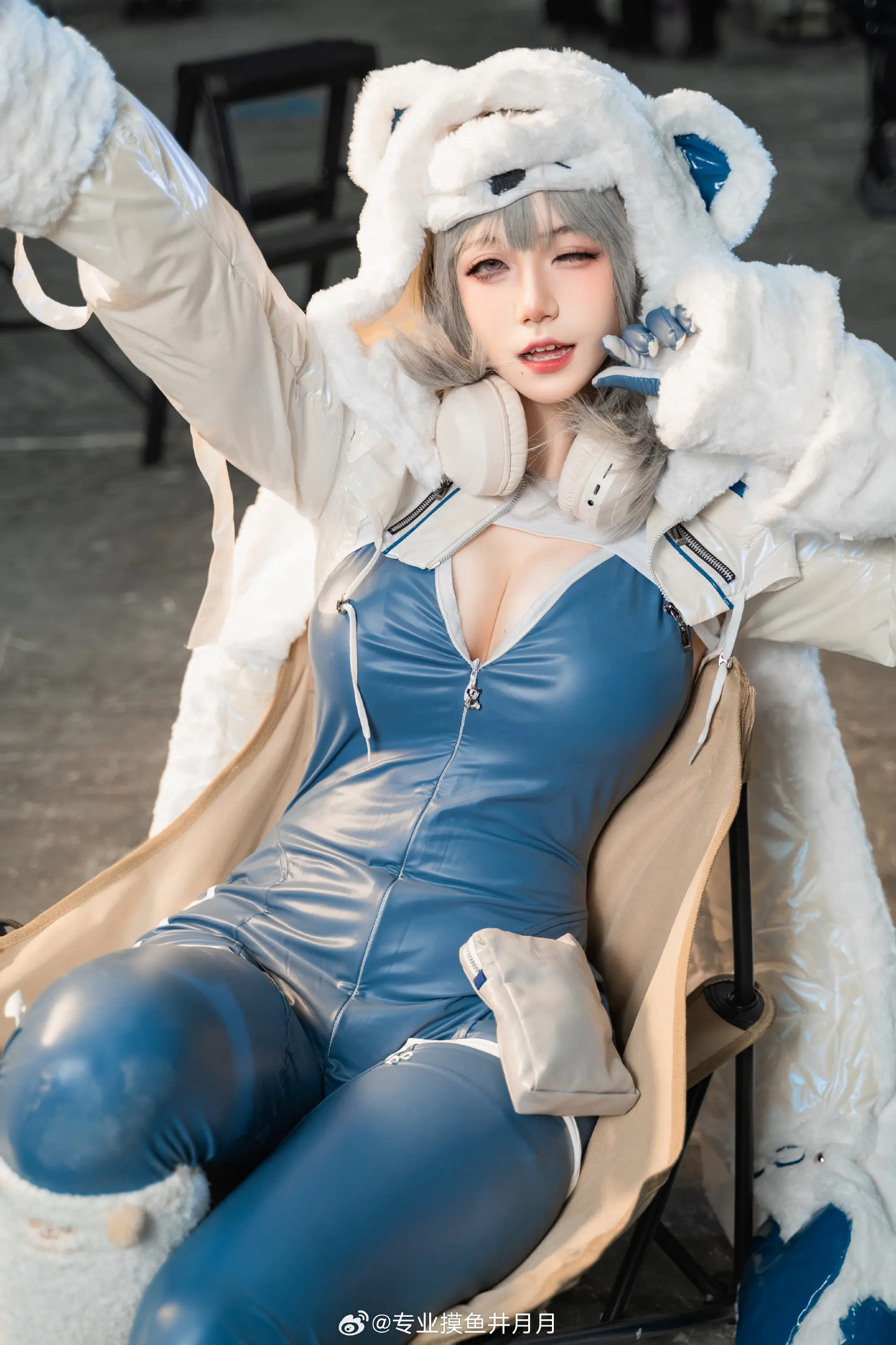 COSPLAY 可以抱一下大熊先生嘛 nikke:胜利女神@专业摸鱼井月月 COSPLAY-第7张