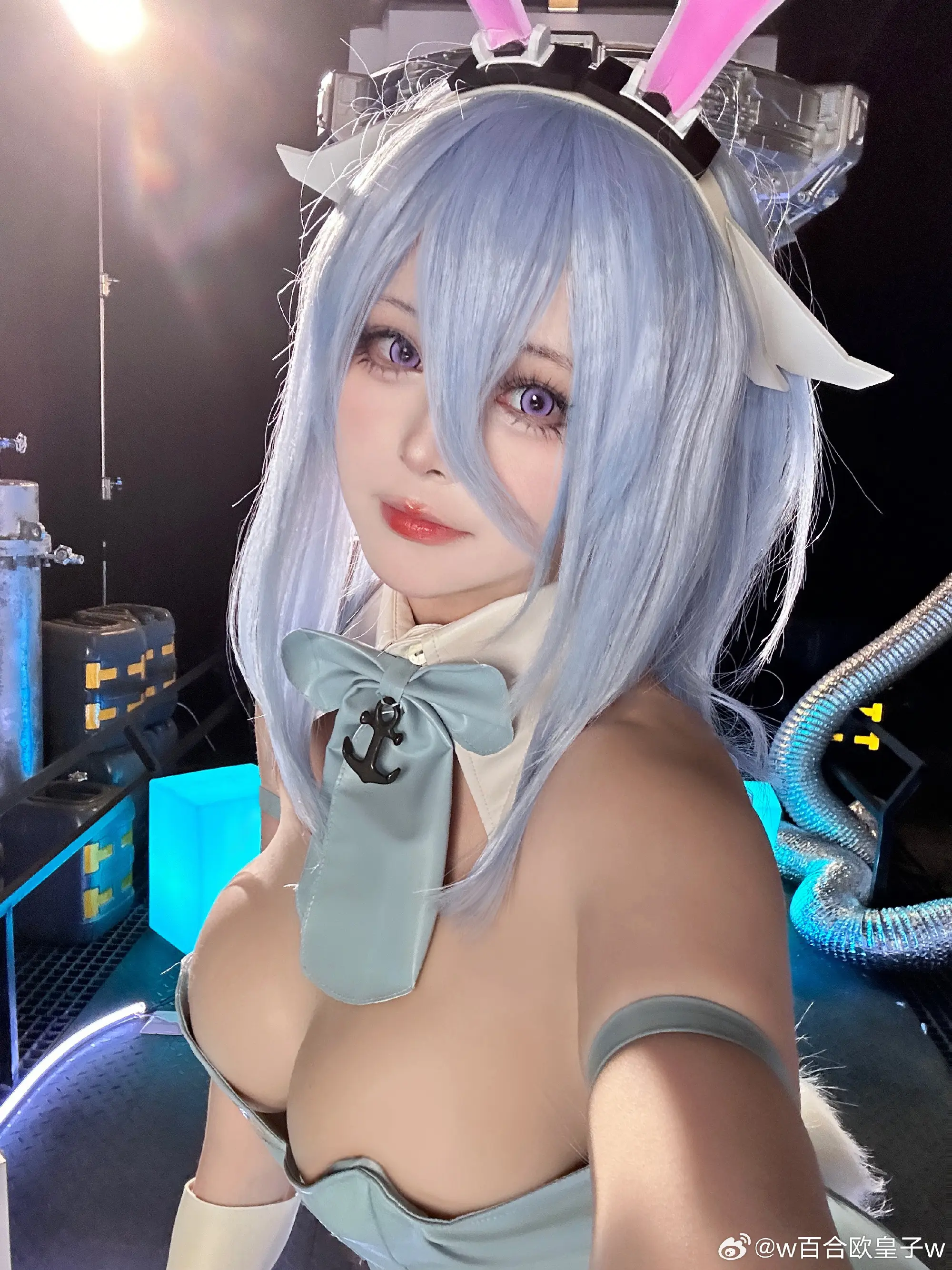 COSPLAY 这是本日的酒水单，指挥官，想喝什么呢？我的推荐？嗯……这……呃……碧蓝航线@w百合欧皇子w COSPLAY-第9张