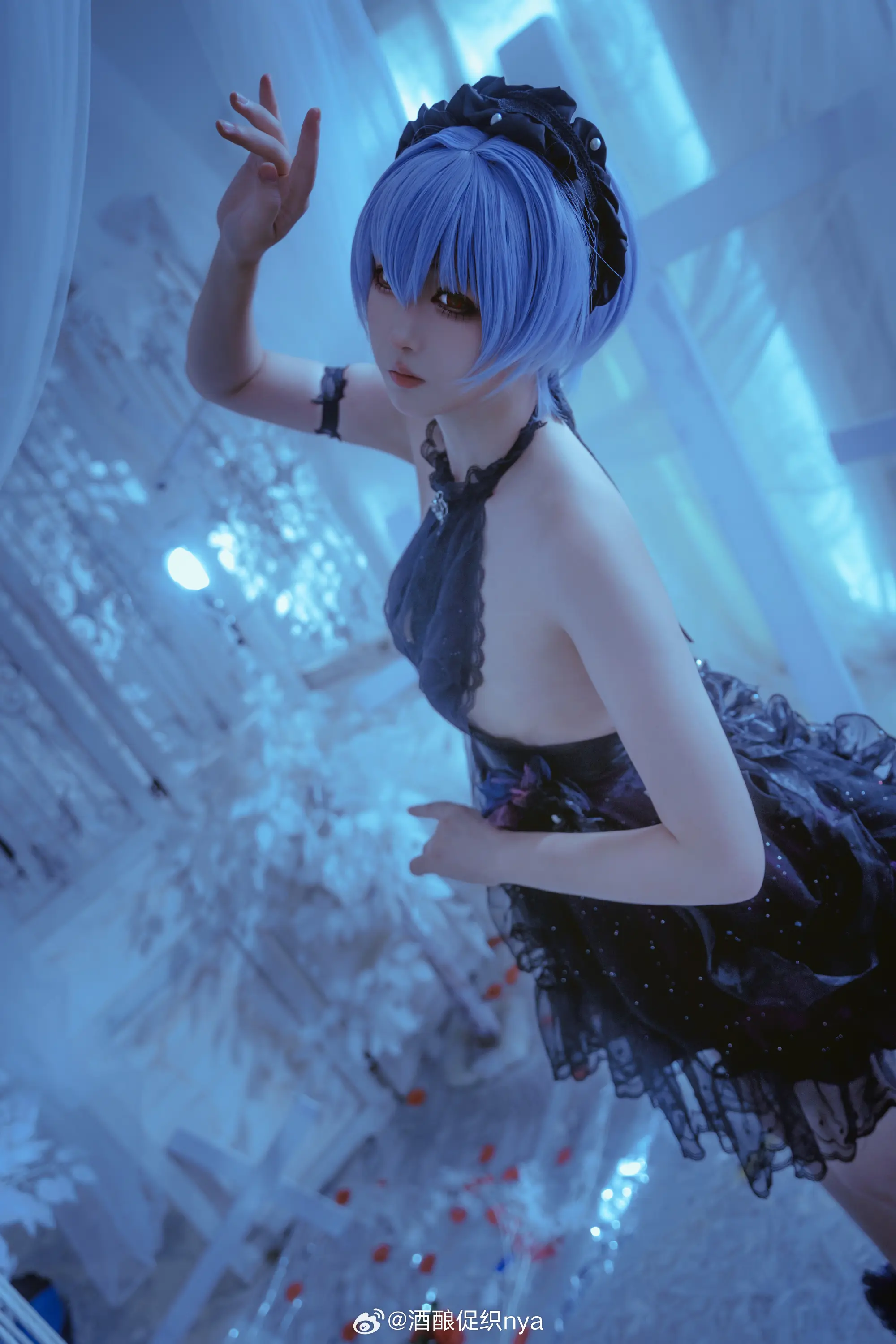 人因畏惧黑暗，所以用火消除黑暗以求生存 cosplay 绫波丽@酒酿促织nya-公众号小姨ai