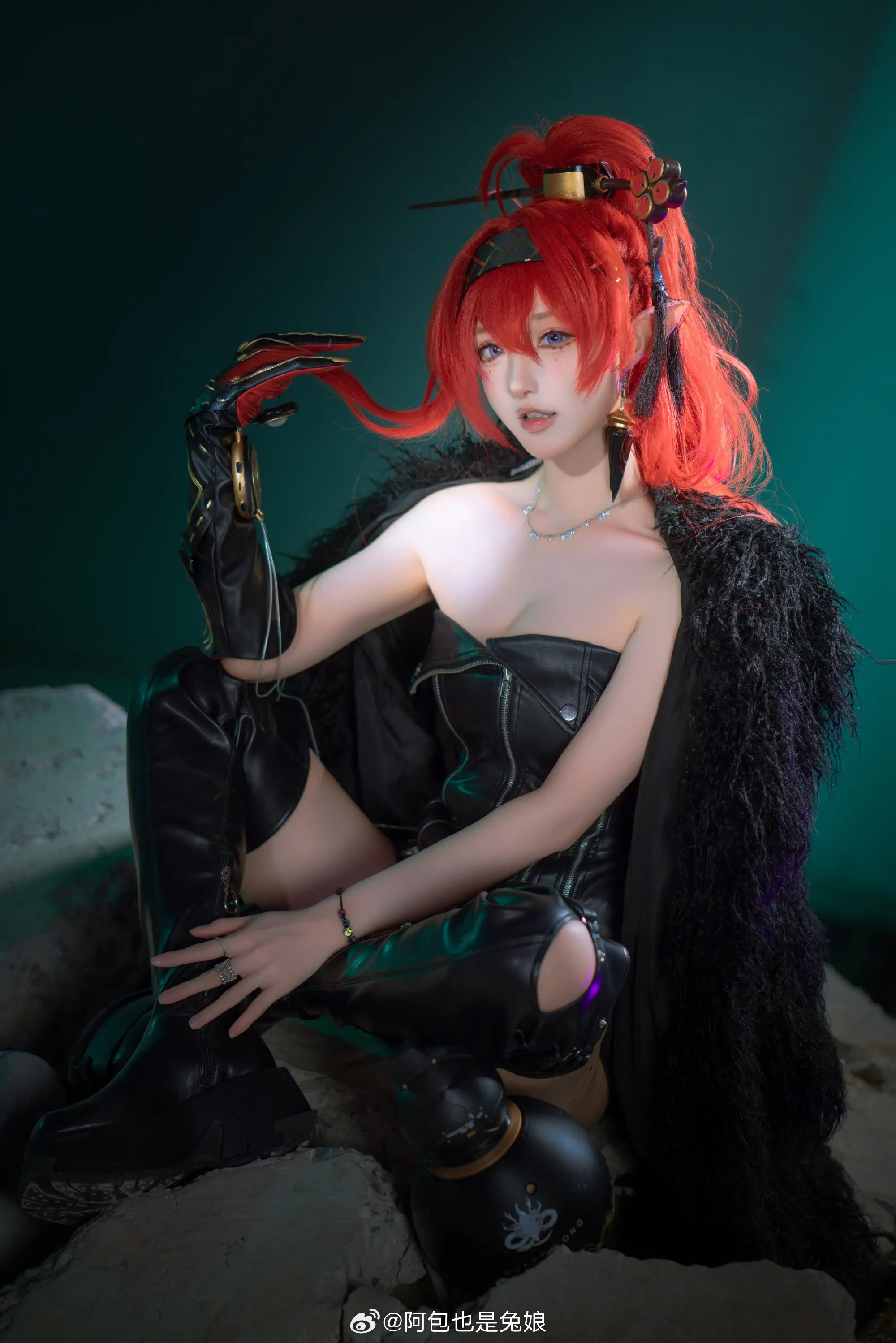 COSPLAY 有着成熟和魅惑感的少女！ 鸣潮 吟霖@阿包也是兔娘-公众号小姨ai