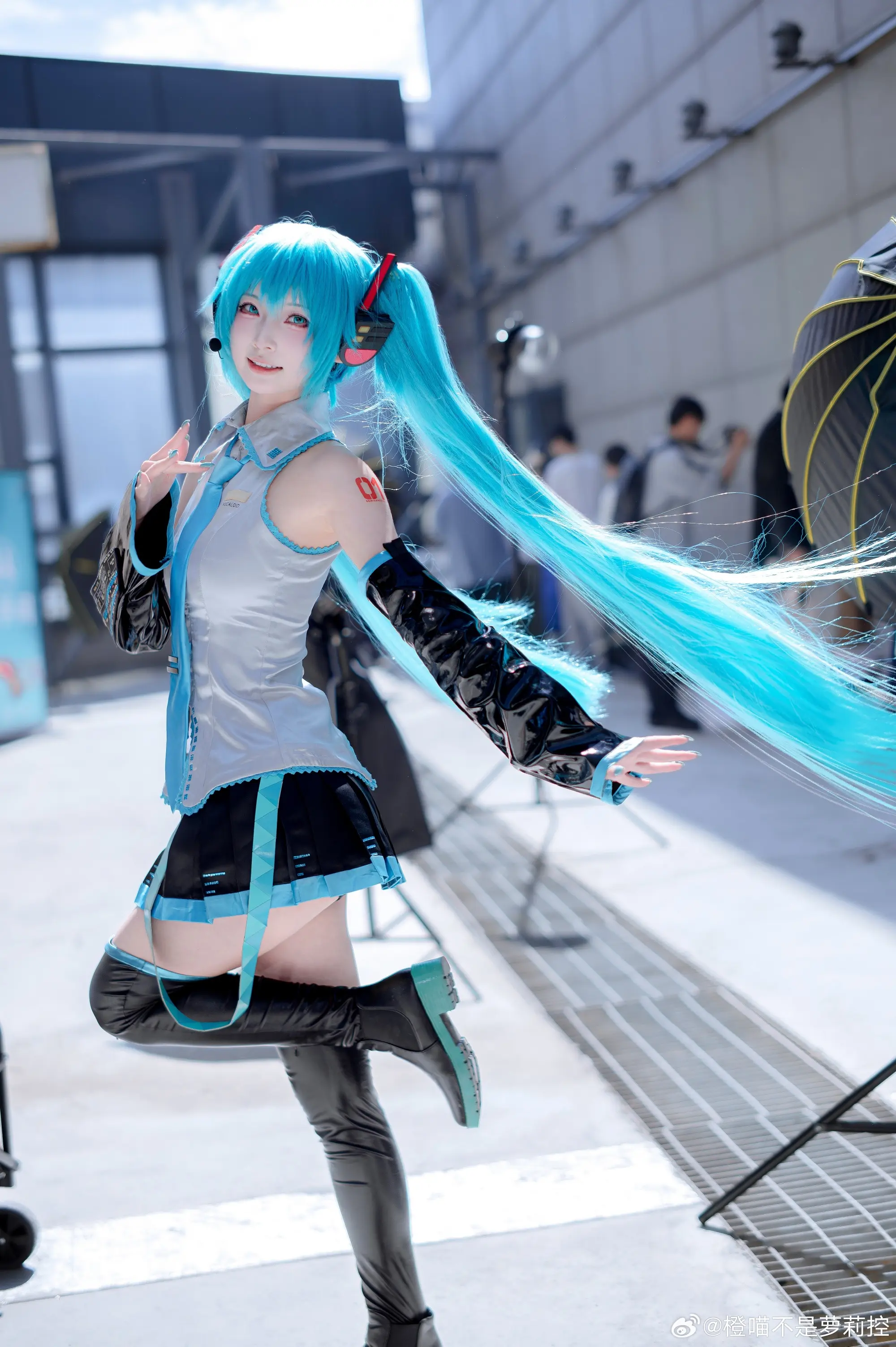 COSPLAY 这么会甩头发不要命了 初音未来@橙喵不是萝莉控 COSPLAY-第5张