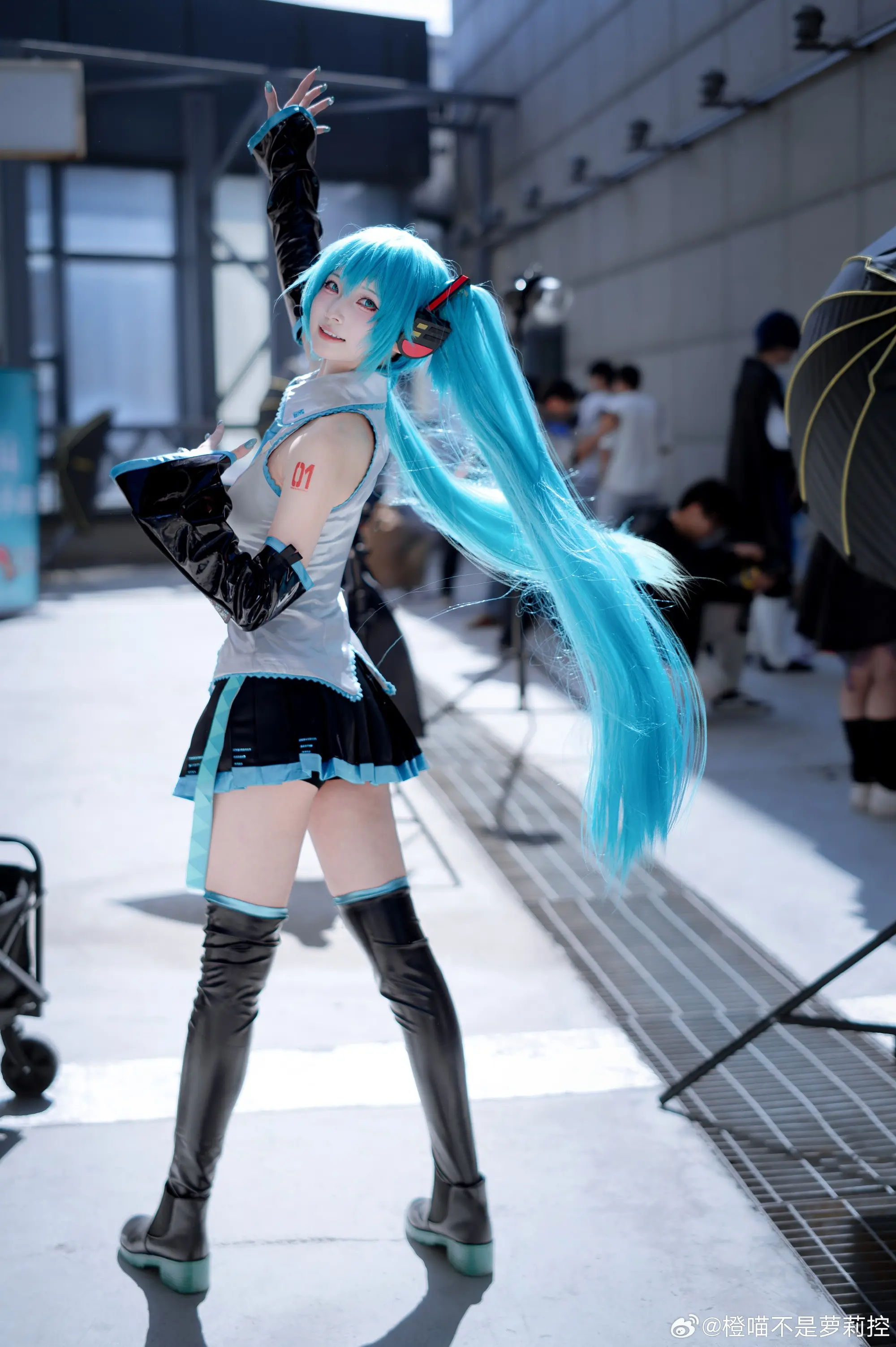 COSPLAY 这么会甩头发不要命了 初音未来@橙喵不是萝莉控 COSPLAY-第2张