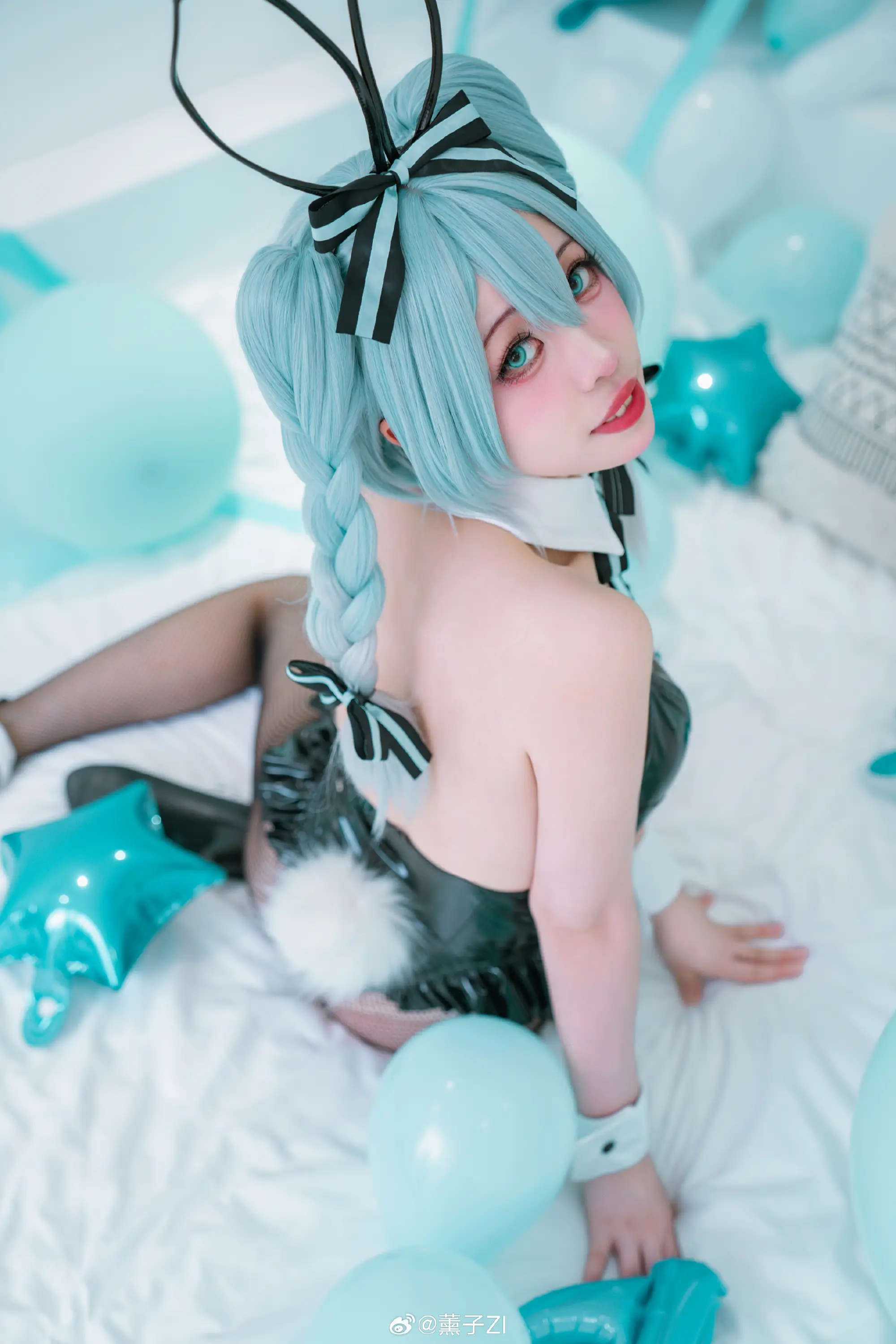 COSPLAY 今日份的兔兔能量吃啊请吃 初音ミク@薰子ZI COSPLAY-第3张