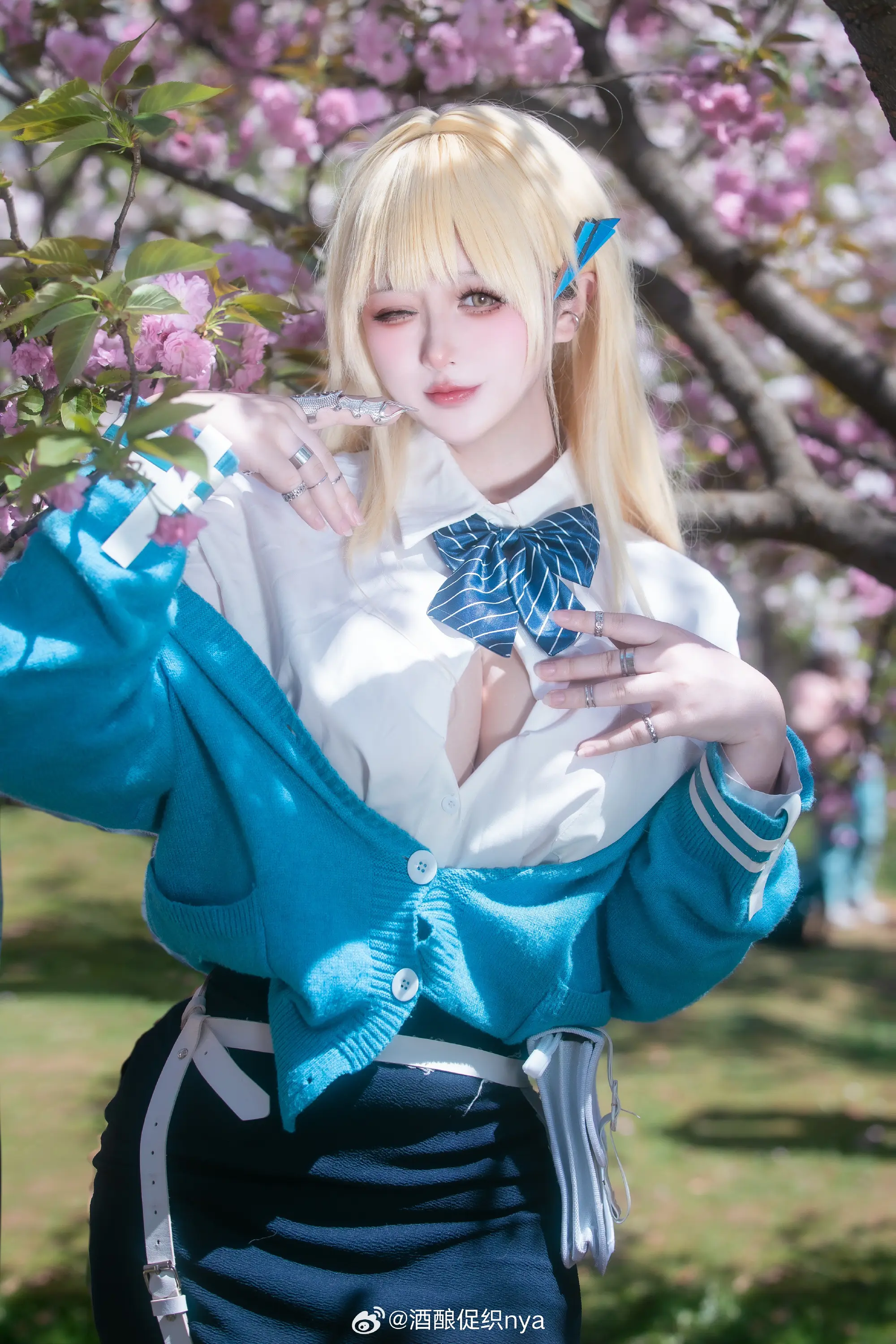 cosplay 和老师一起去赏花🌸 Nikke:胜利女神 蒂亚@酒酿促织nya-公众号小姨ai