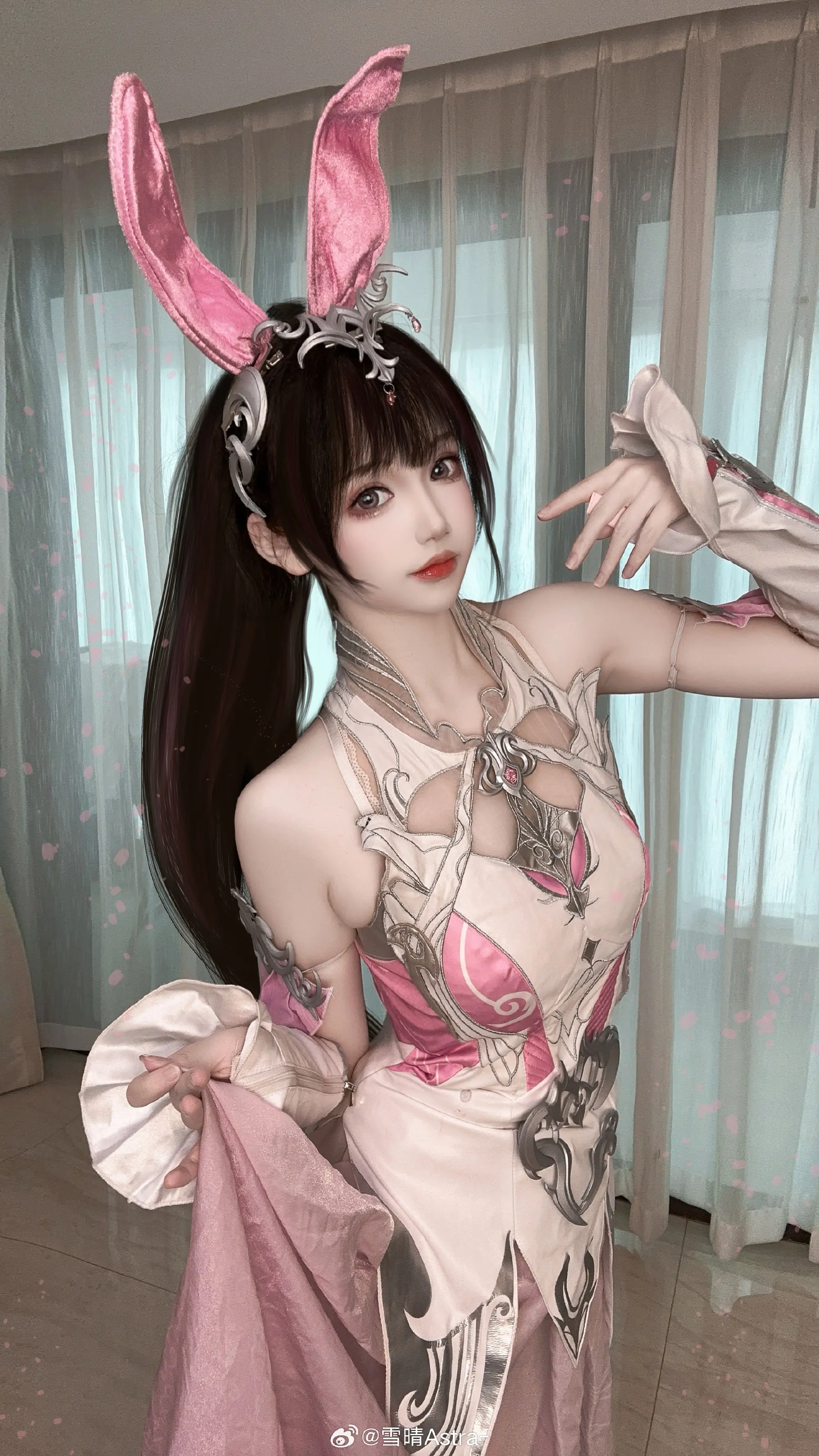 COSPLAY 要和柔骨兔来一场魂技切磋嘛～ 斗罗大陆 小舞@雪晴Astra--公众号小姨ai