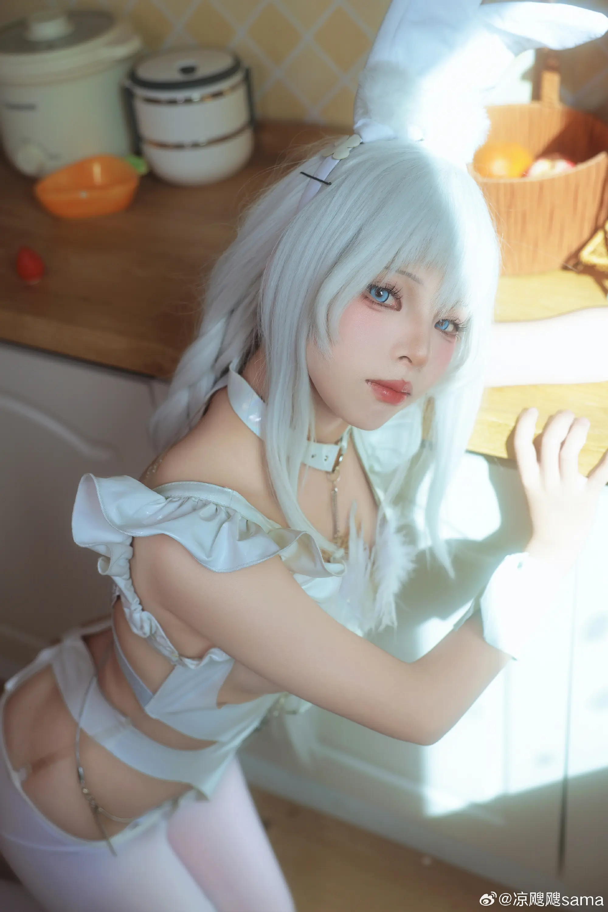 COSPLAY 好困……好想在床上滚来滚去……额，有什么事情吗？ 碧蓝航线 恶毒@凉飕飕sama-公众号小姨ai