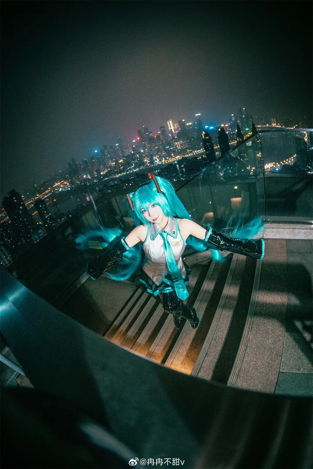 cosplay 从未来传来的最初之声🎵 世界第一公主殿下——初音未来！@冉冉不甜v COSPLAY-第11张