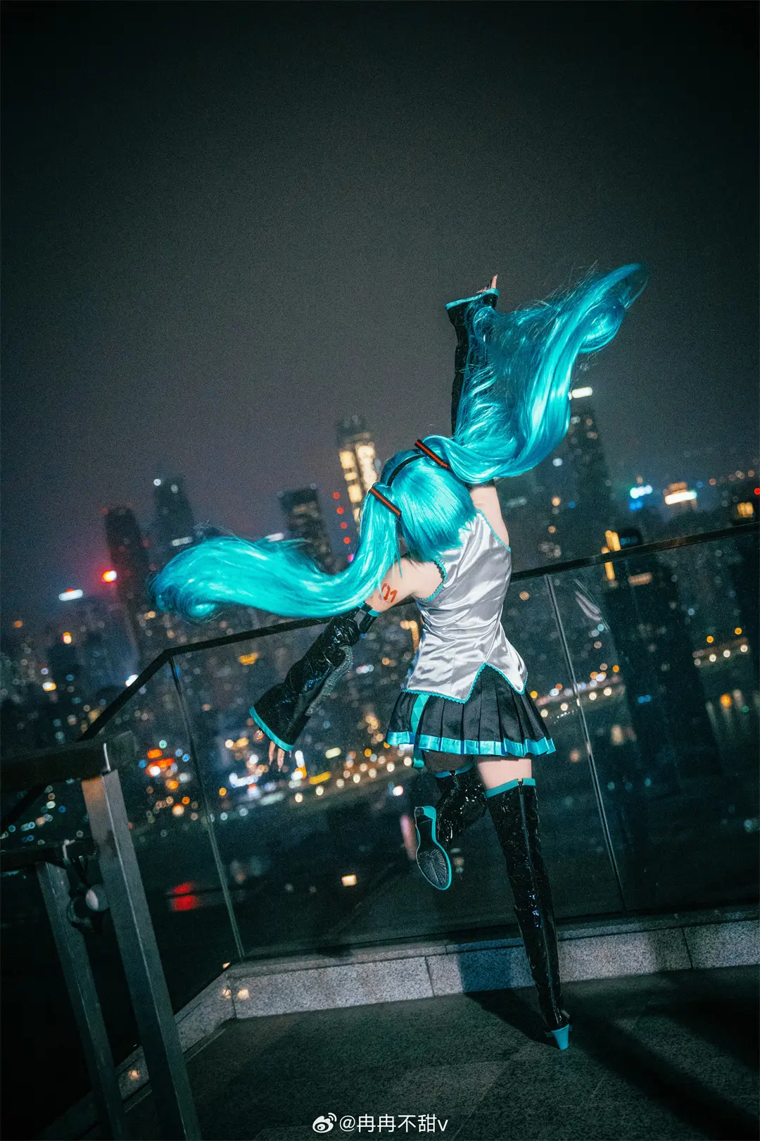 cosplay 从未来传来的最初之声🎵 世界第一公主殿下——初音未来！@冉冉不甜v COSPLAY-第6张