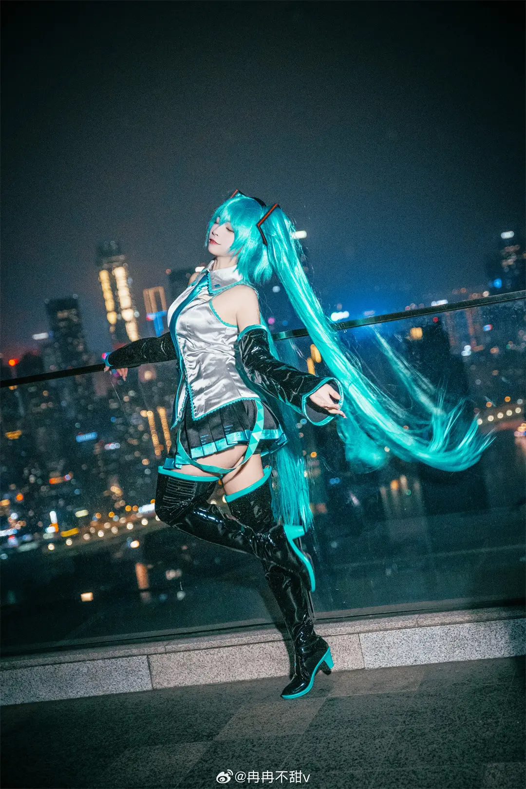 cosplay 从未来传来的最初之声🎵 世界第一公主殿下——初音未来！@冉冉不甜v COSPLAY-第4张