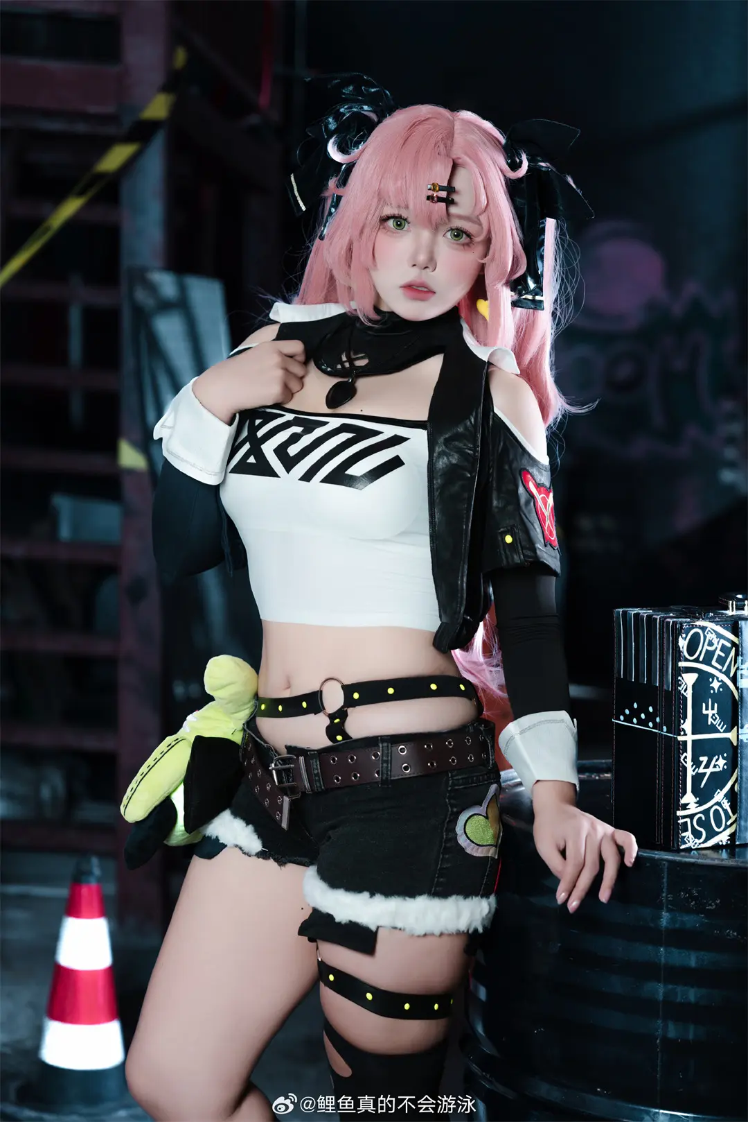 cosplay 绝区零 妮可德玛拉@鲤鱼真的不会游泳-公众号小姨ai