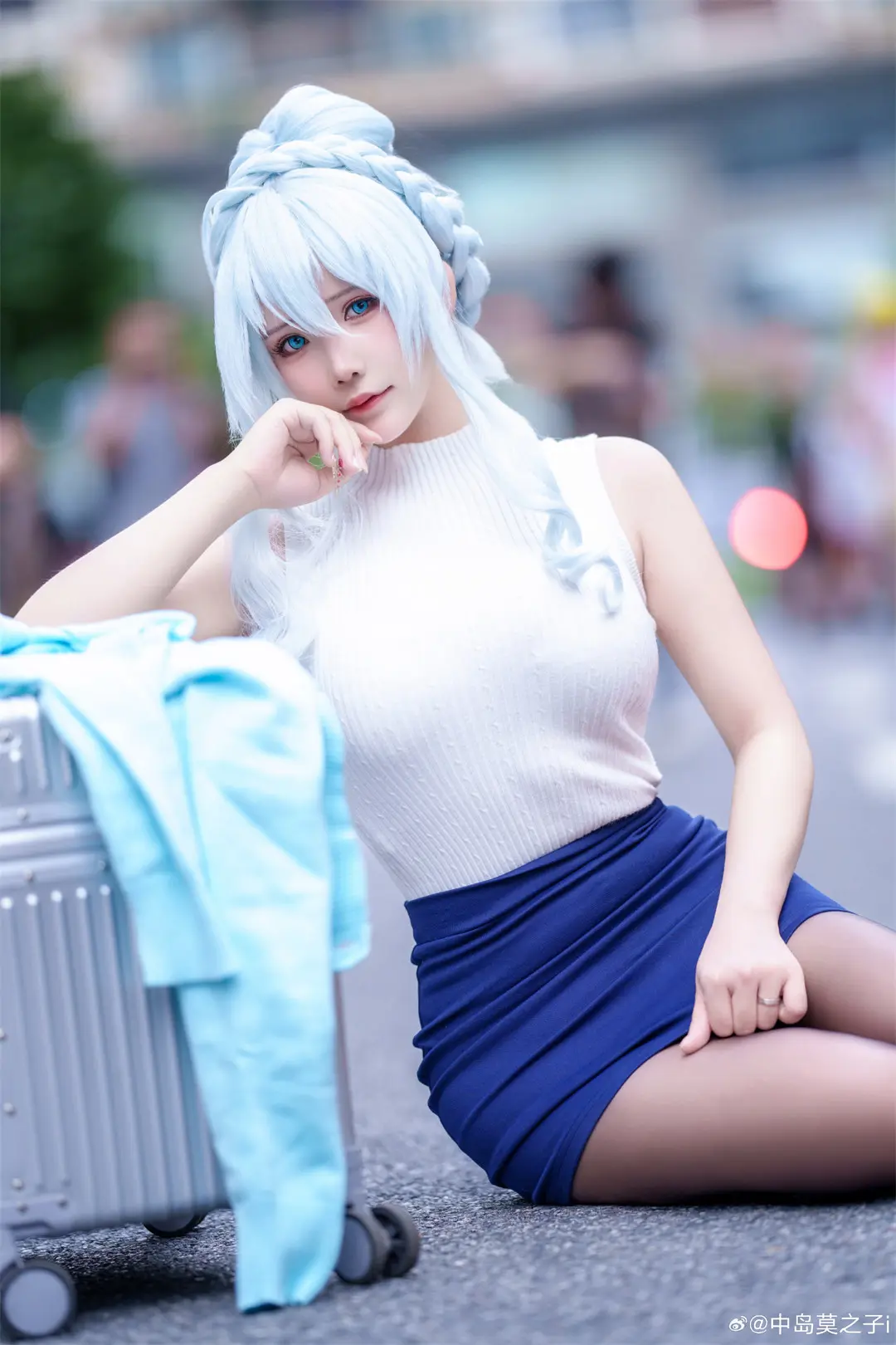 穹妹cos@是三不是世w-公众号小姨ai