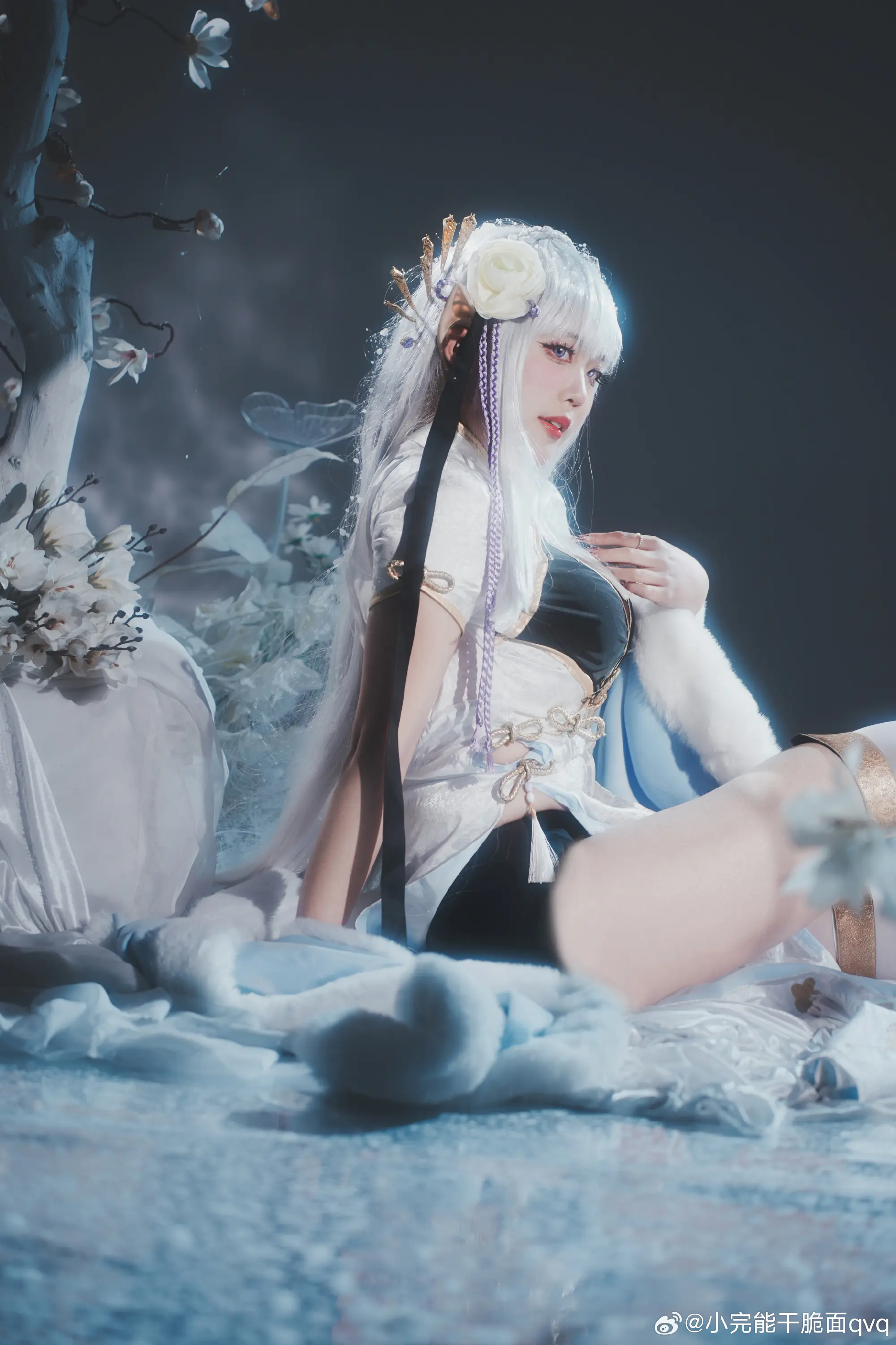 COSPLAY Re:从零开始的异世界生活超话 艾米莉亚@小完能干脆面qvq-公众号小姨ai