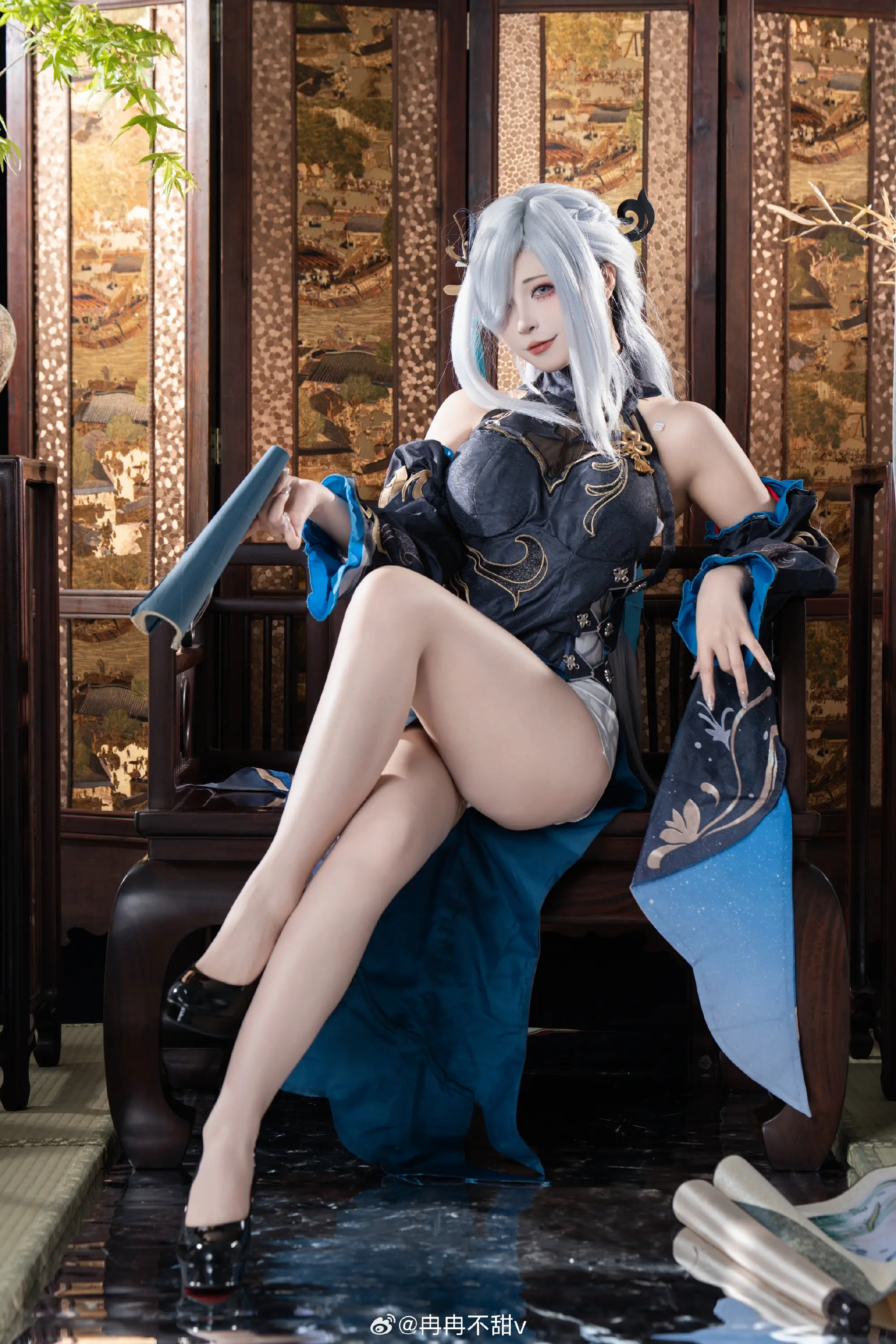 COSPLAY 不知道你喜欢山林的灯火，还是人间的月光？ 原神 申鹤@冉冉不甜v-公众号小姨ai