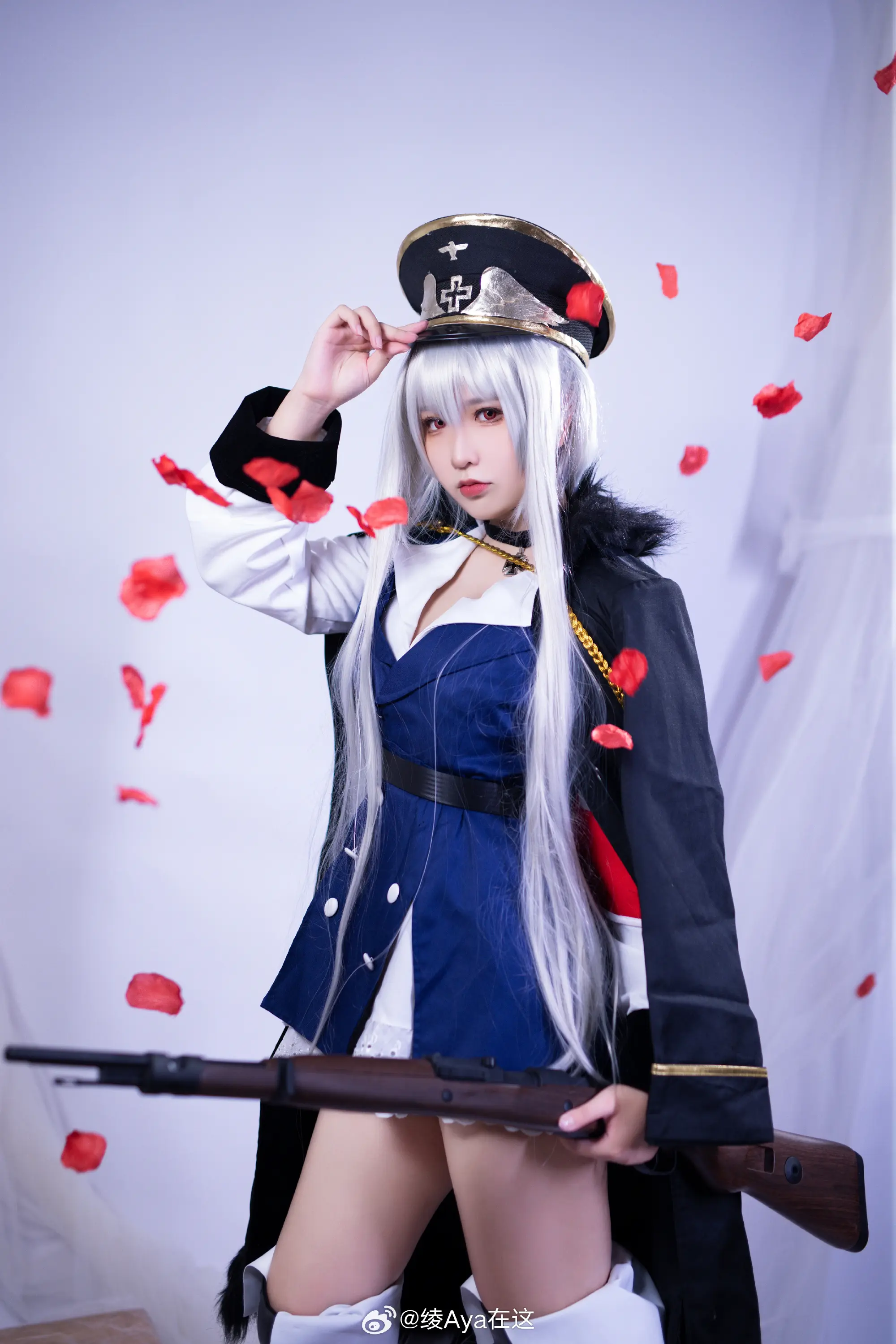 COSPLAY 毛瑟98K，为您效劳。让我为您扫除前方的障碍吧 少女前线@绫Aya在这-公众号小姨ai