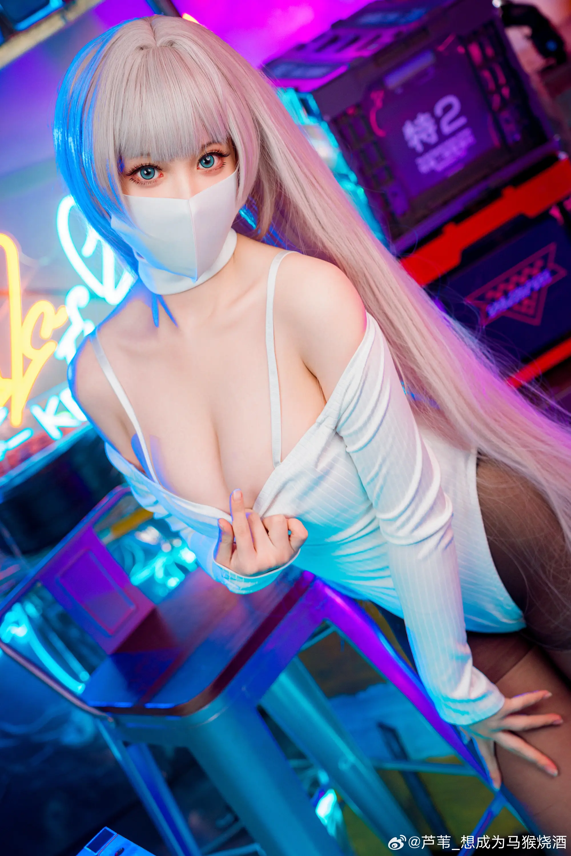 cosplay 运动鞋x高开衩x口罩@芦苇_想成为马猴烧酒-公众号小姨ai