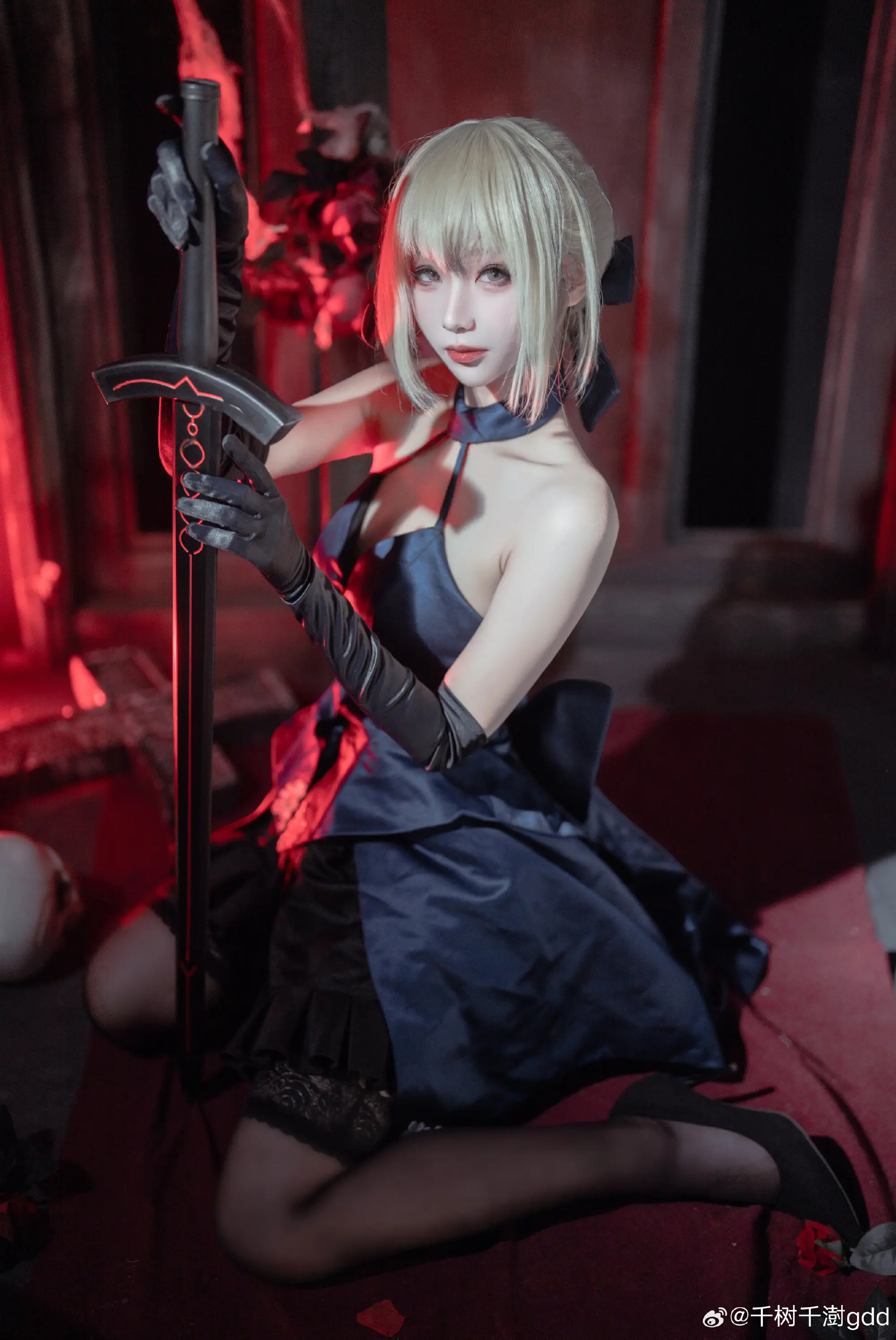 动漫Coser@千树千澍gdd 黑saber-公众号小姨ai