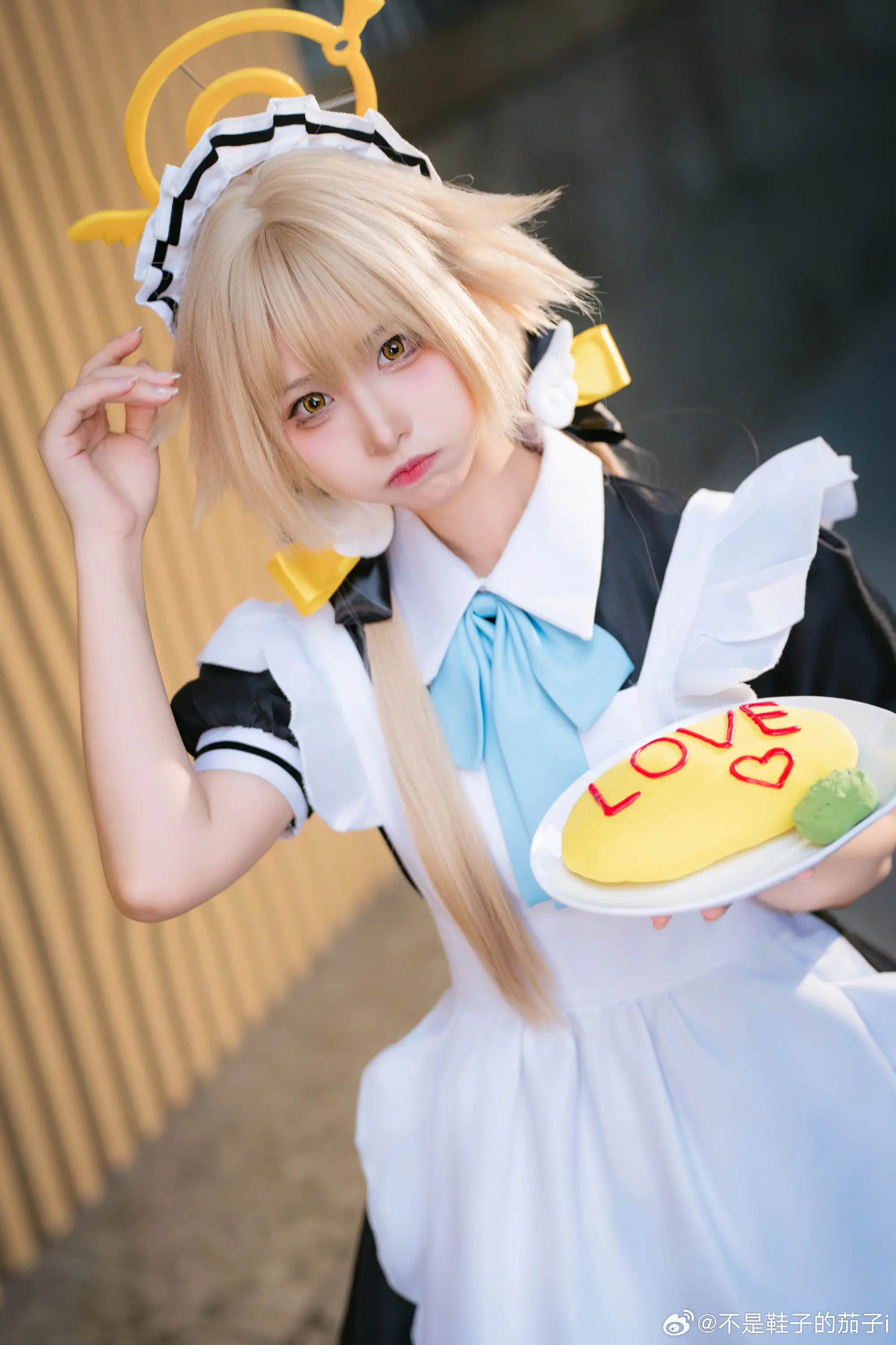 COSPLAY ✨“浮士德大人也会做蛋包饭吗？！🍛”💫 蔚蓝档案 阿慈谷日富美@不是鞋子的茄子i-公众号小姨ai