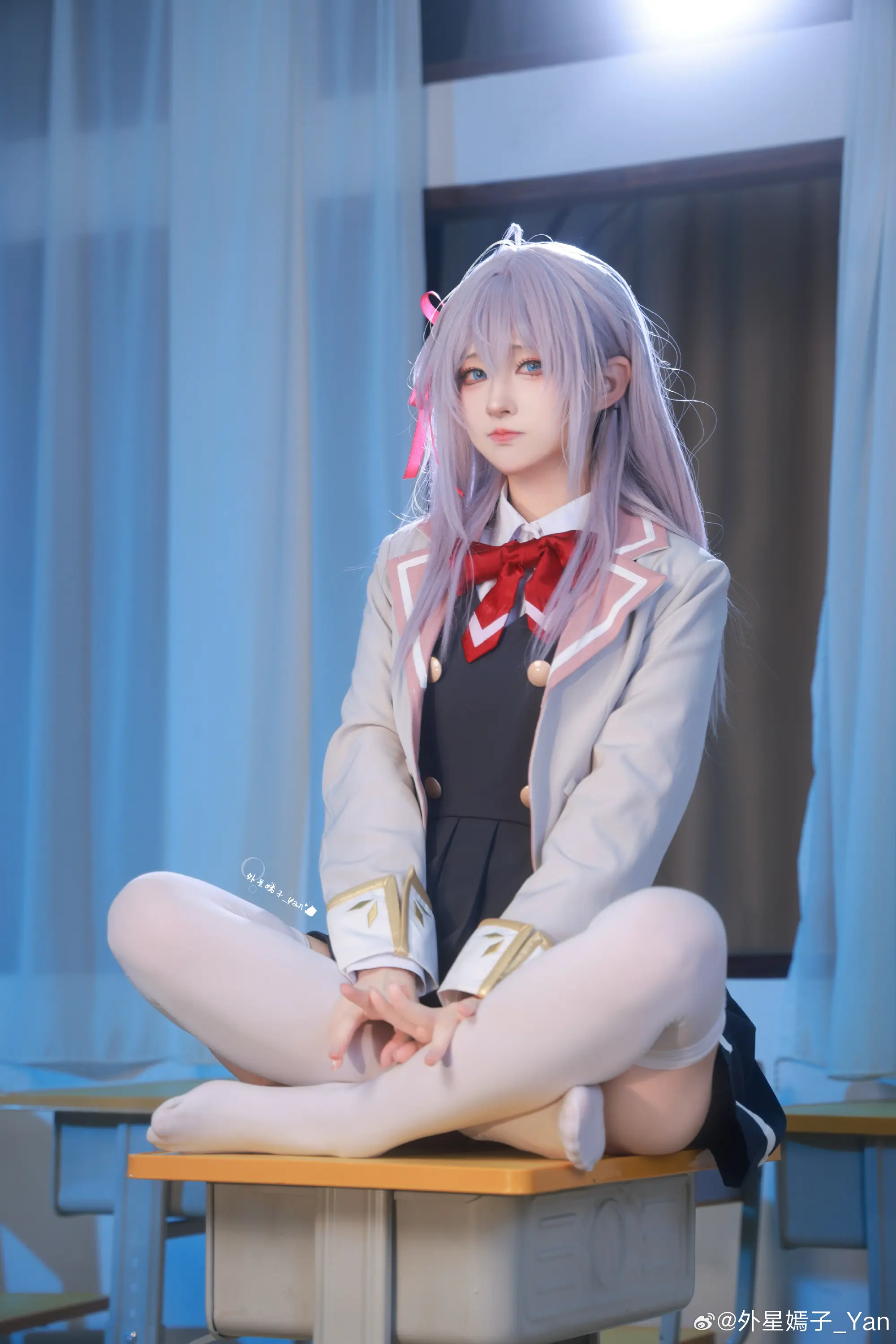 动漫Coser@外星嫣子_Yan 不时轻声地以俄语遮羞的邻座艾莉同学-公众号小姨ai